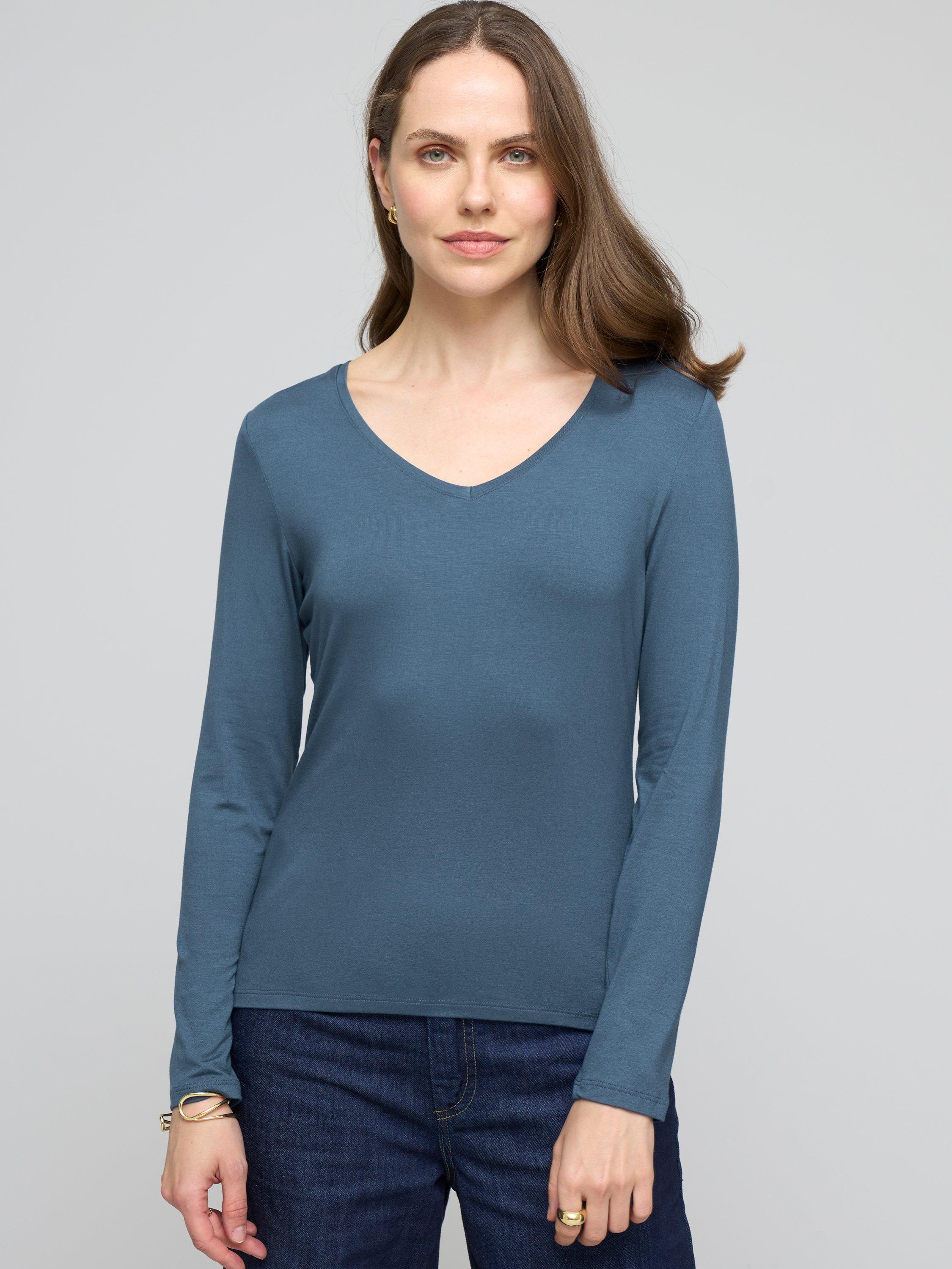 Product image 1 of 3, which shows Celtic & Co. The Classic V-Neck Top, Slate, 8