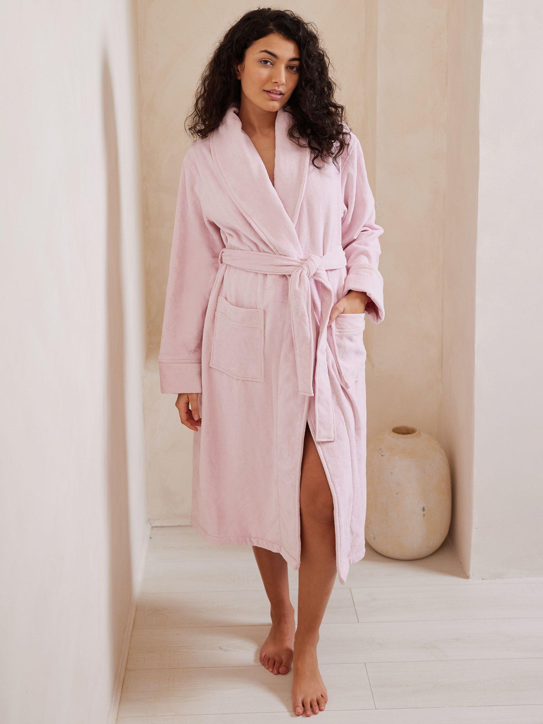 Product image 1 of 5, which shows Chelsea Peers Towelling Satin Tipped Dressing Gown, Pink, 6-8