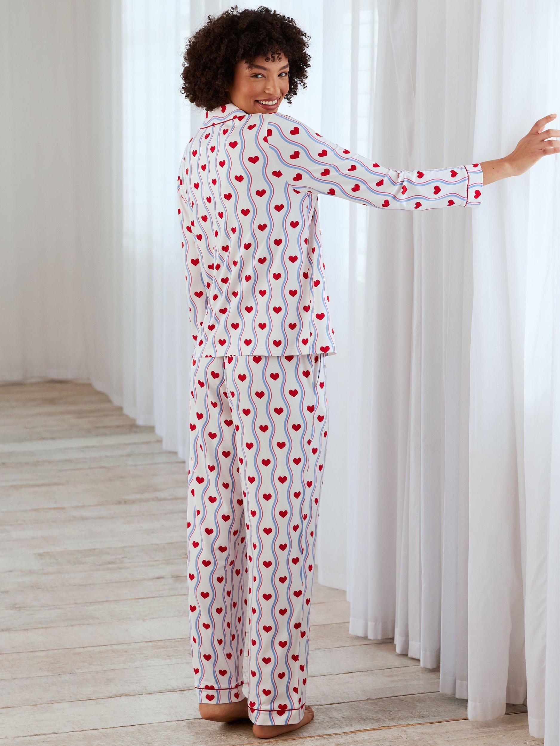 Product image 4 of 5, which shows Chelsea Peers Wavy Stripe Heart Pyjama Set, White, 18