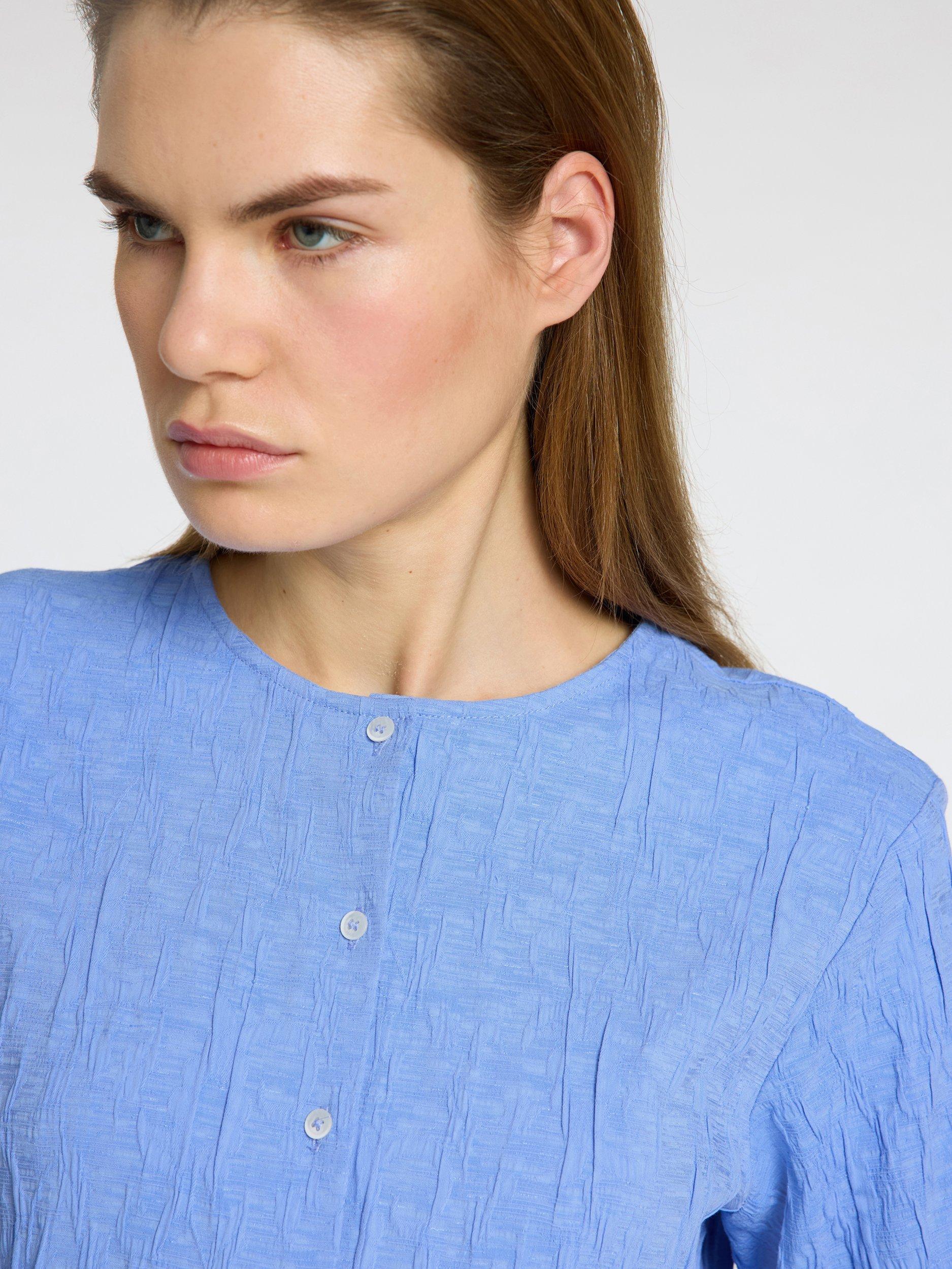 Product image 4 of 6, which shows Selected Coria Crinkle Shirt, Cornflower Blue, 38