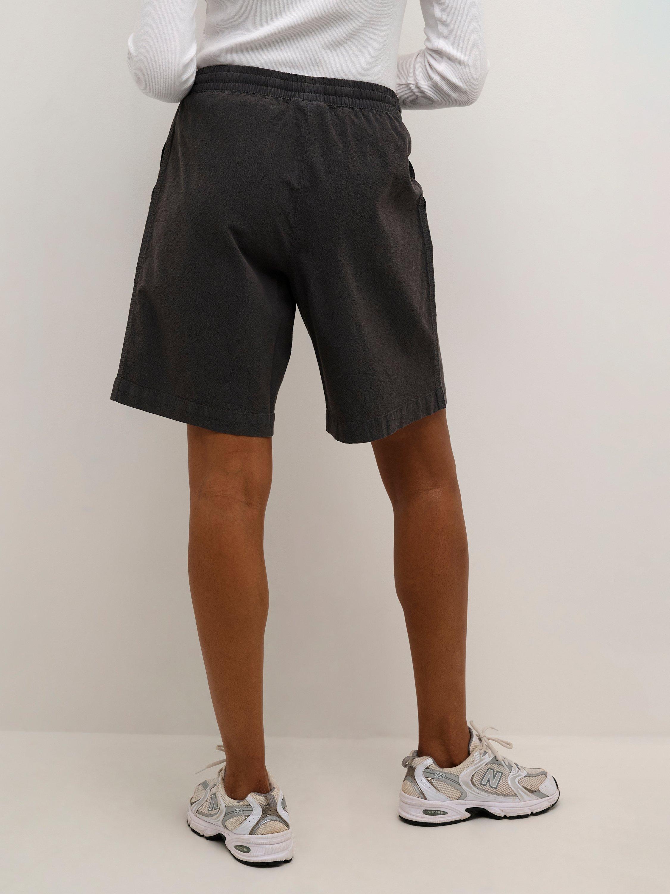 Product image 2 of 6, which shows KAFFE KAnaya Liah Cotton Shorts, Black Oyster, 8