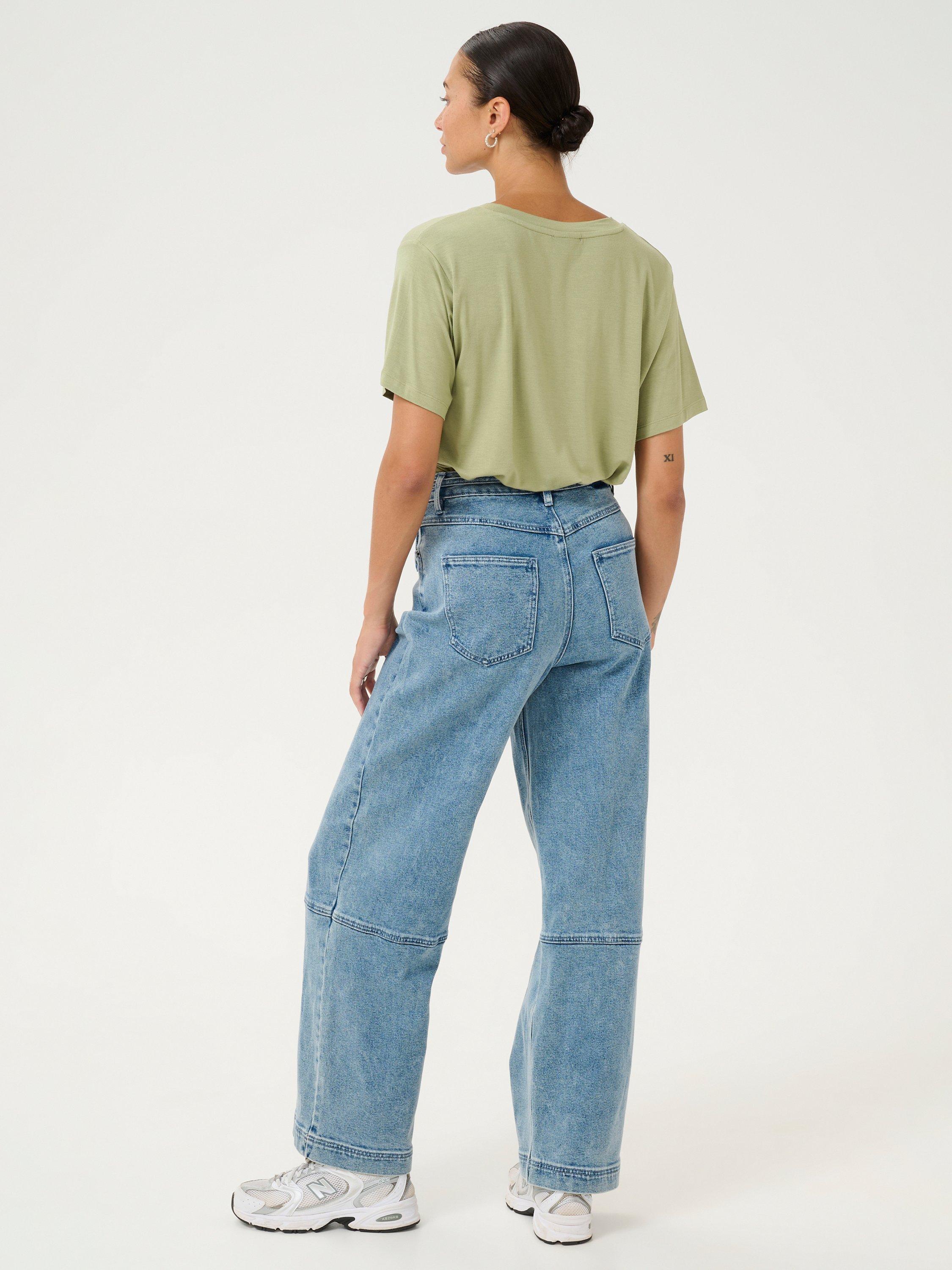 Product image 2 of 6, which shows KAFFE Frida V-Neck T-Shirt, Oil Green, XS