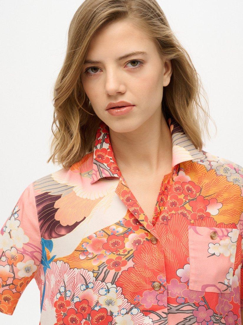 Product image 4 of 5, which shows Superdry Beach Resort Shirt, Kam Coral, 8