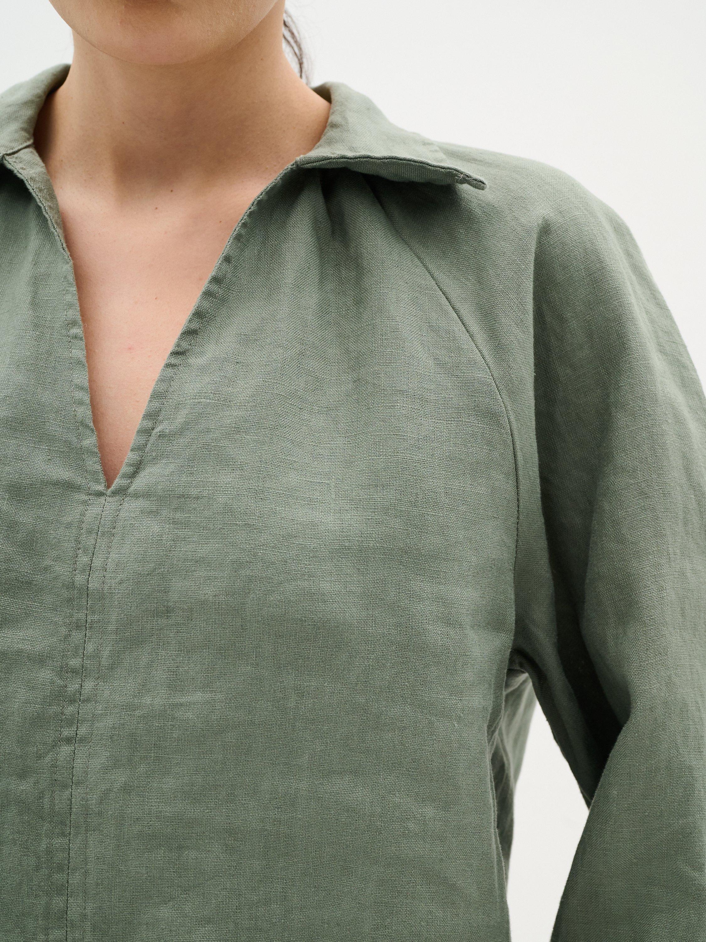 Product image 4 of 6, which shows InWear Solina Pure Linen Top, Agave Green, 8