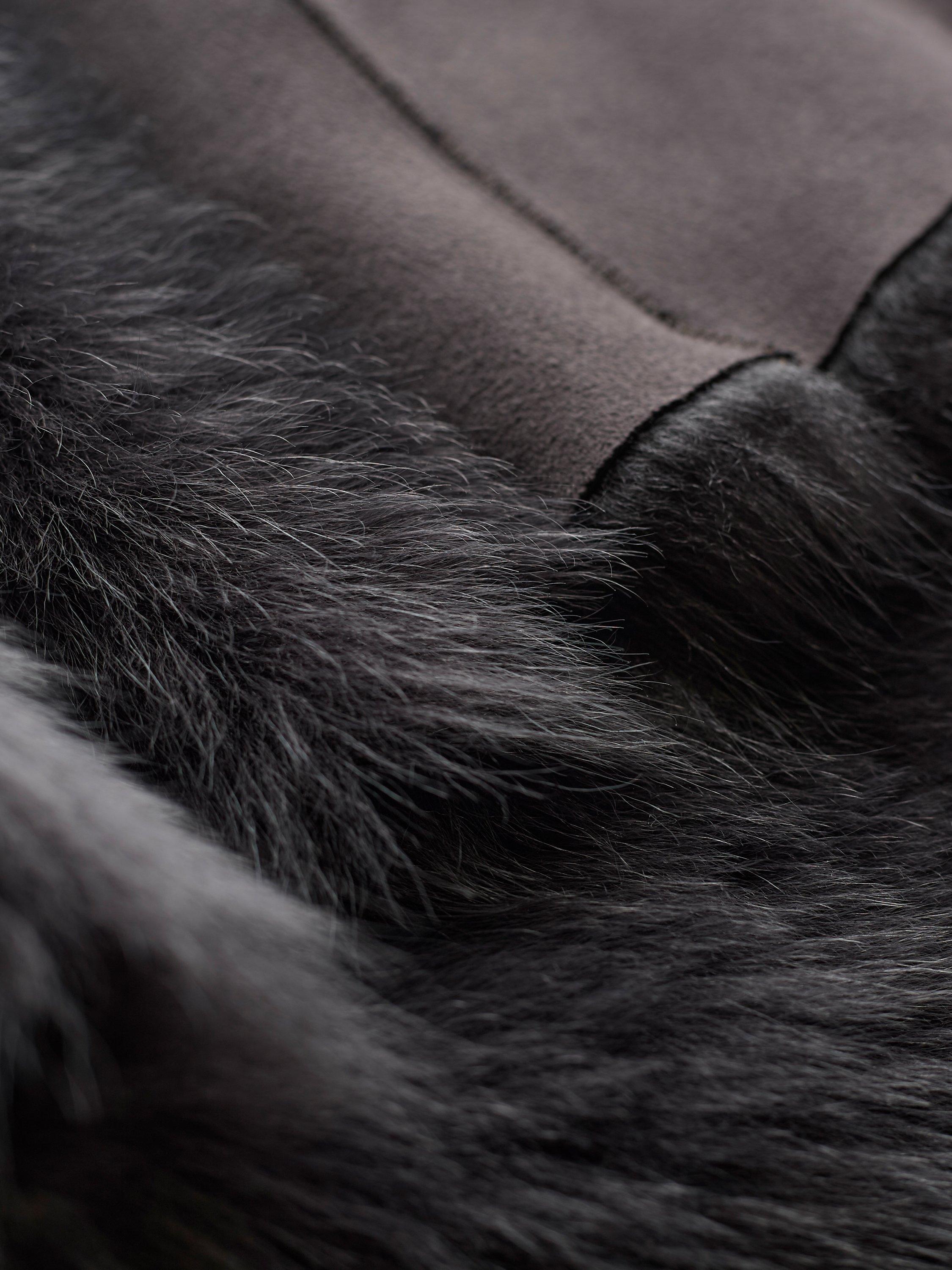 Product image 6 of 7, which shows Celtic & Co. Toscana Sheepskin Gilet, Cacao, 8