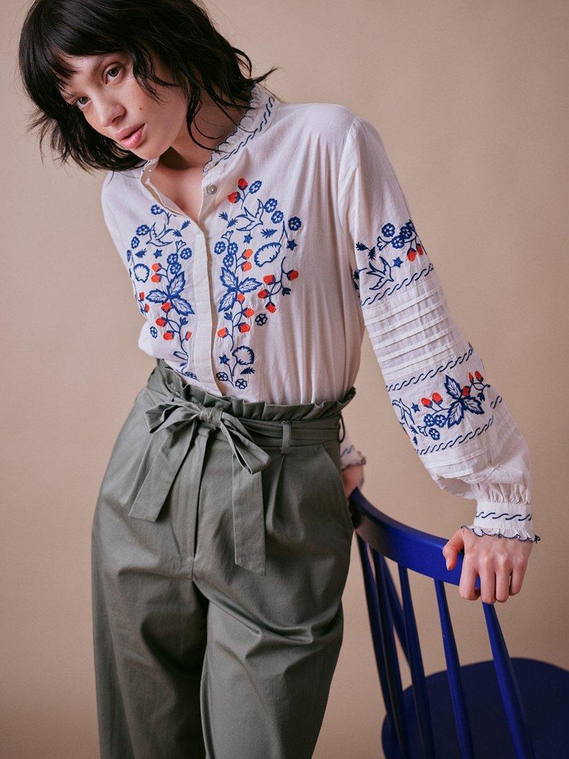 Product image 4 of 6, which shows Cape Cove Wild Strawberries & Cream Top, Egrey Ivory, S