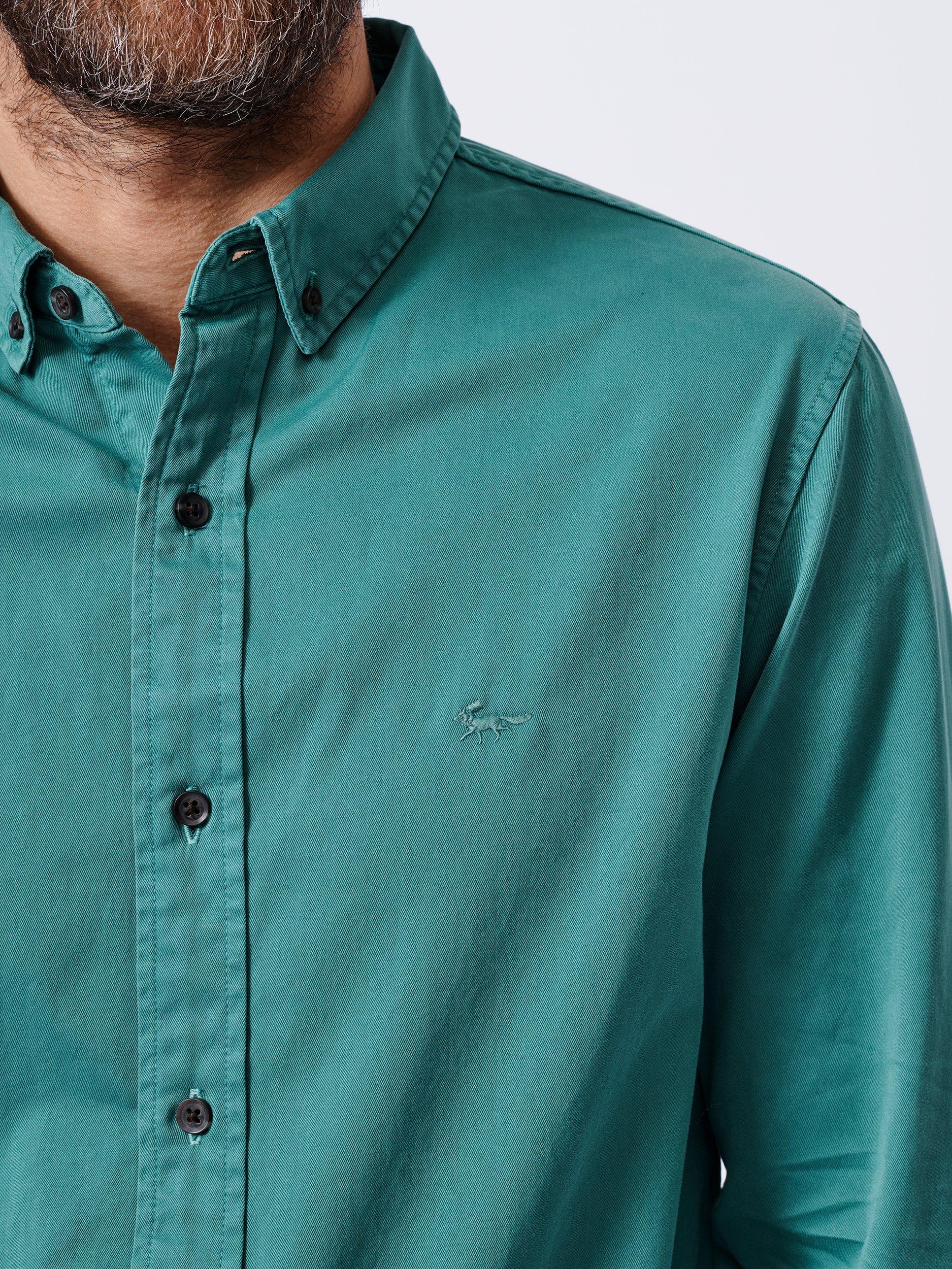 Product image 4 of 6, which shows Aubin Hessle Garment Dyed Cotton Shirt, Washed Jade, S