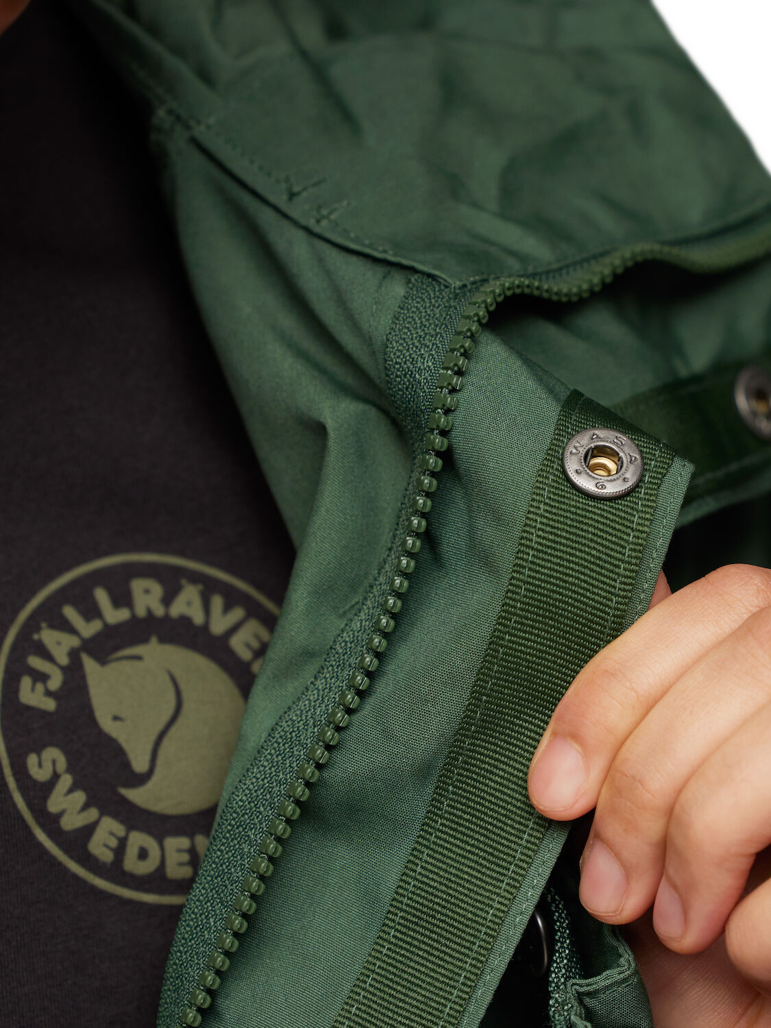Product image 6 of 11, which shows Fjällräven Vardag Anorak, Deep Patina, S