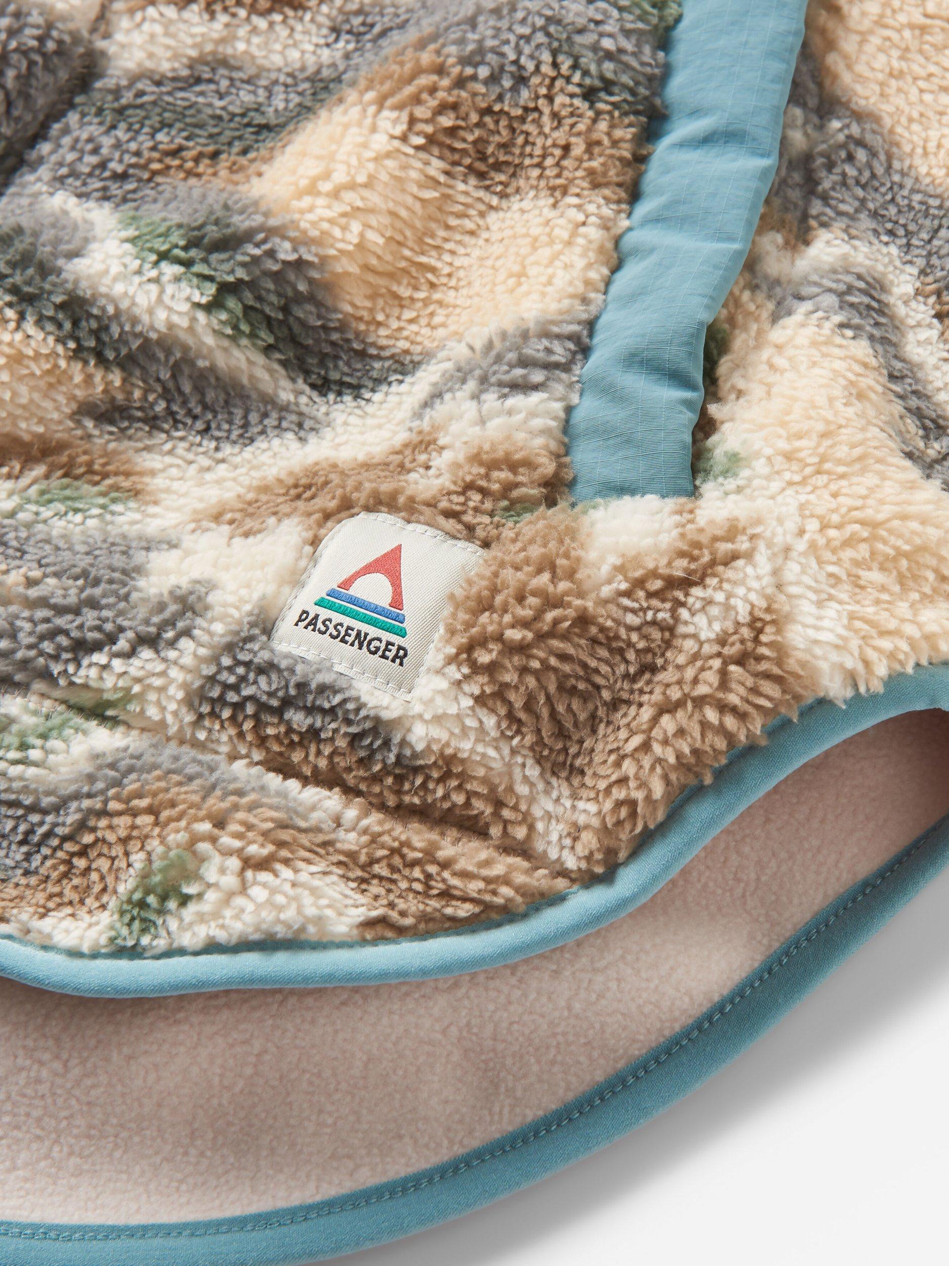 Product image 4 of 8, which shows Passenger Beaumont Camouflage Hooded Fleece, Multi, XS
