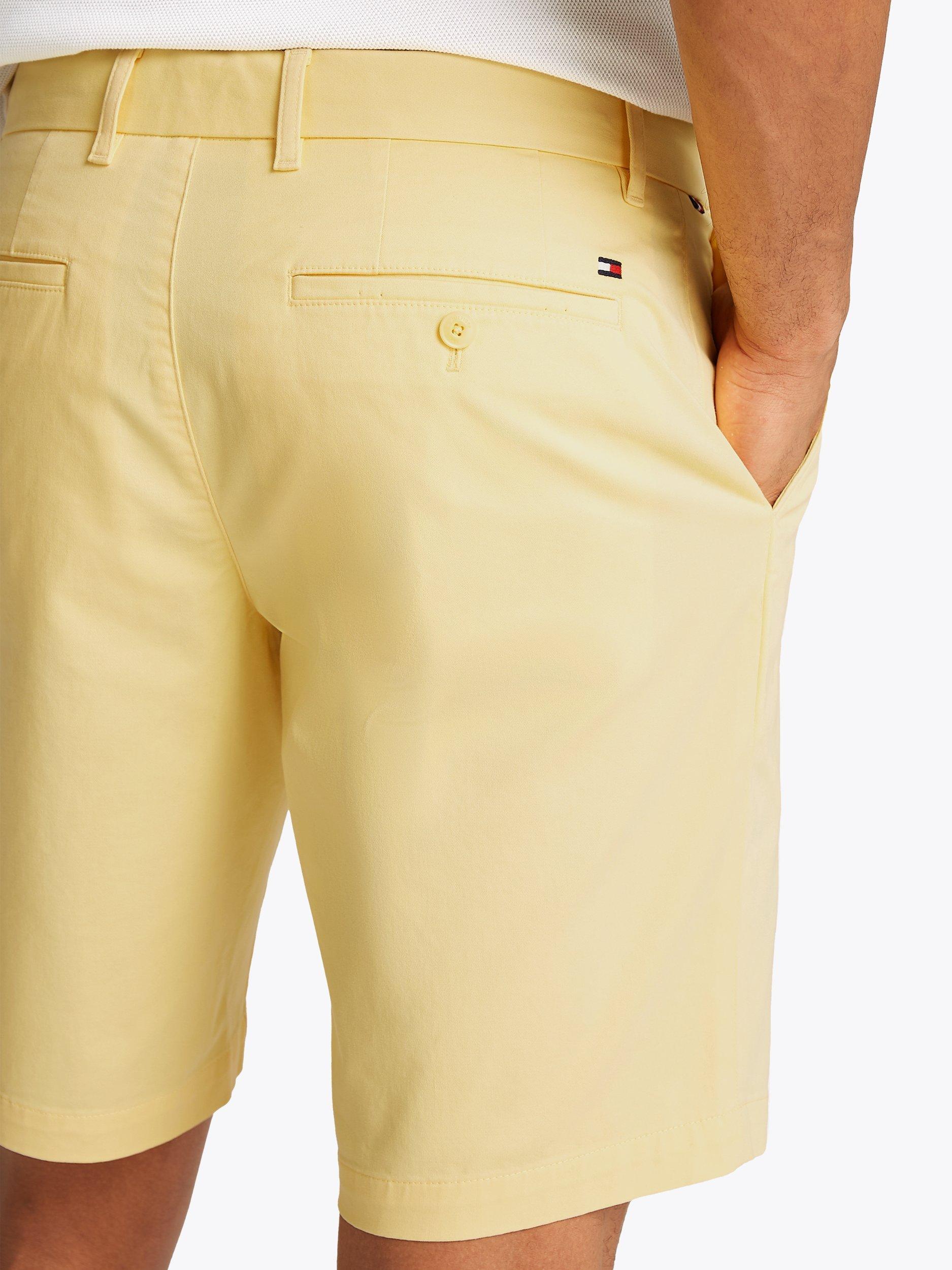 Product image 4 of 6, which shows Tommy Hilfiger 1985 Harlem Chino Shorts, Citronella, 32R