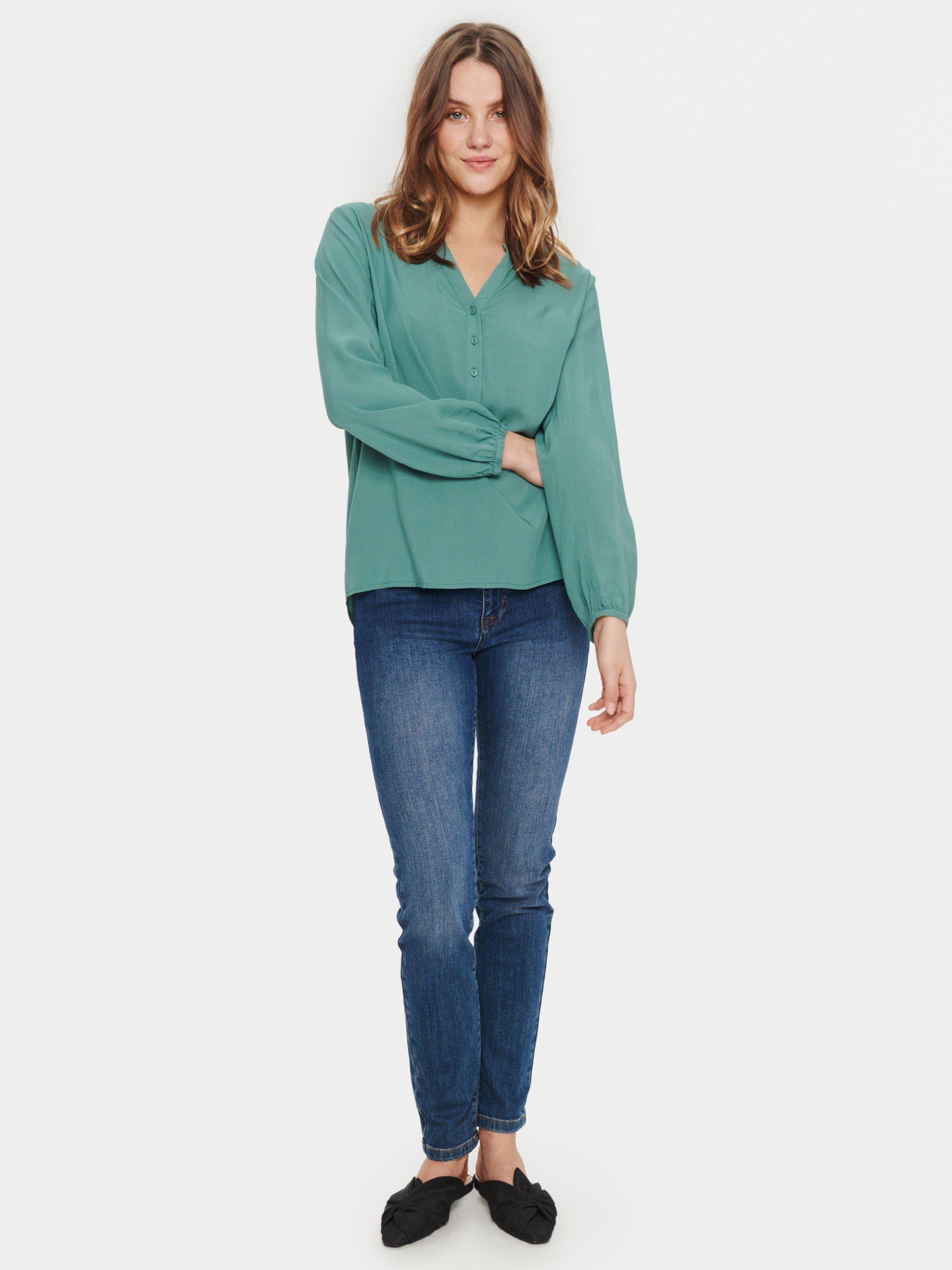 Product image 1 of 5, which shows Eda Shirt-19417 GNMI M