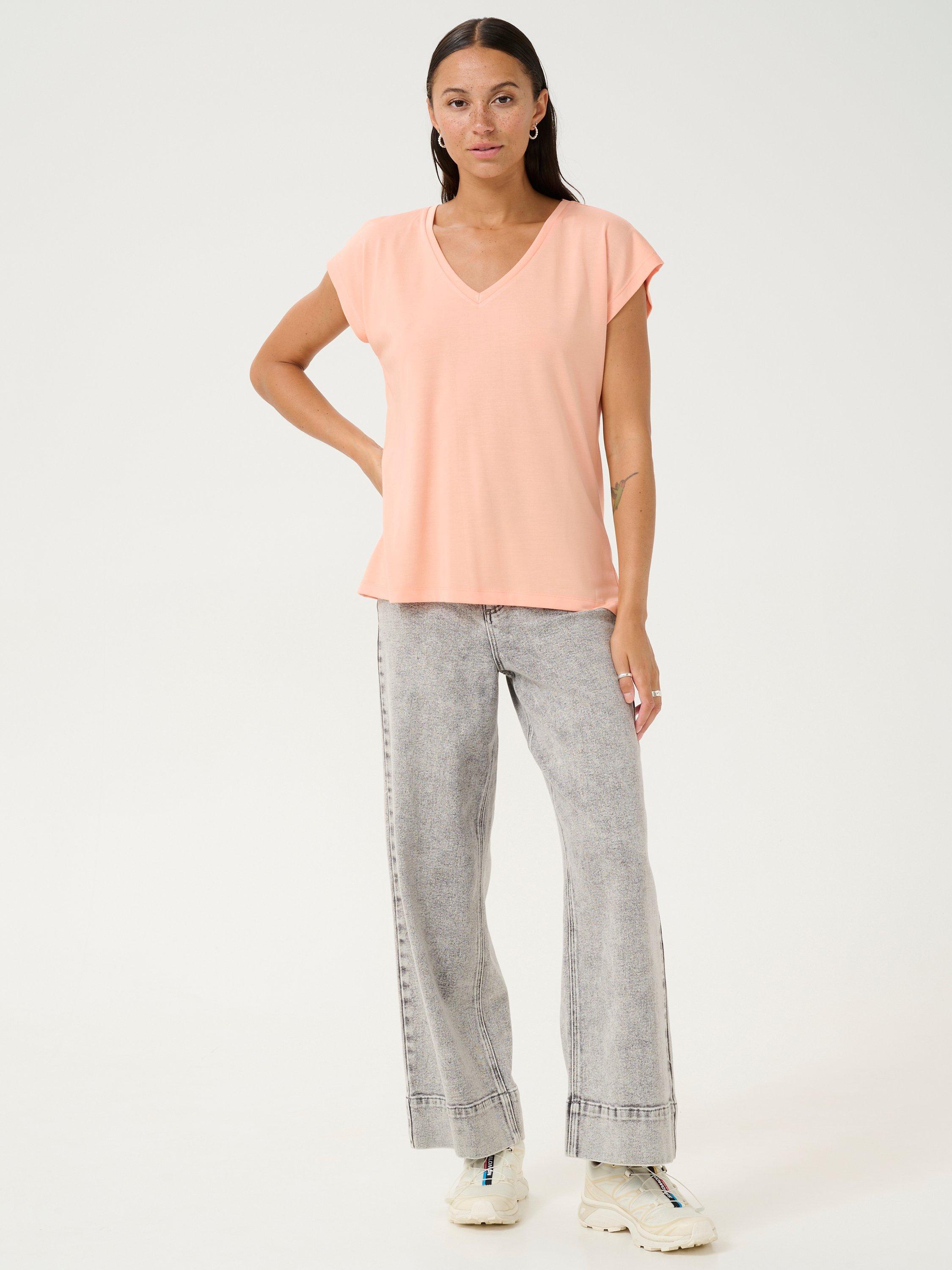 Product image 2 of 5, which shows KAFFE KAlise V-Neck T-Shirt, Elephant Skin, Peach Nectar, XS