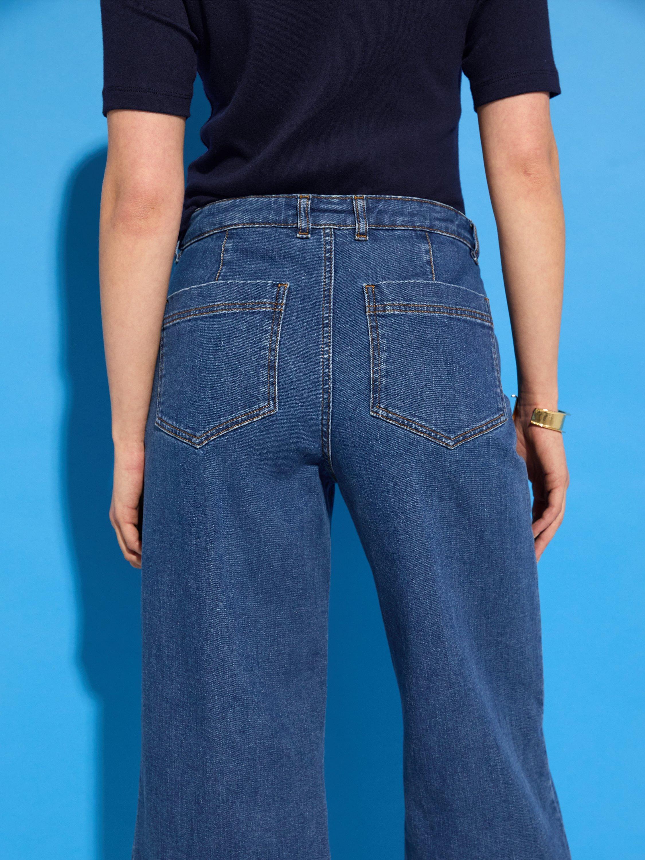 Product image 4 of 5, which shows Baukjen Jena Organic Cotton Rich Wide Crop Jeans, Washed Indigo, 6