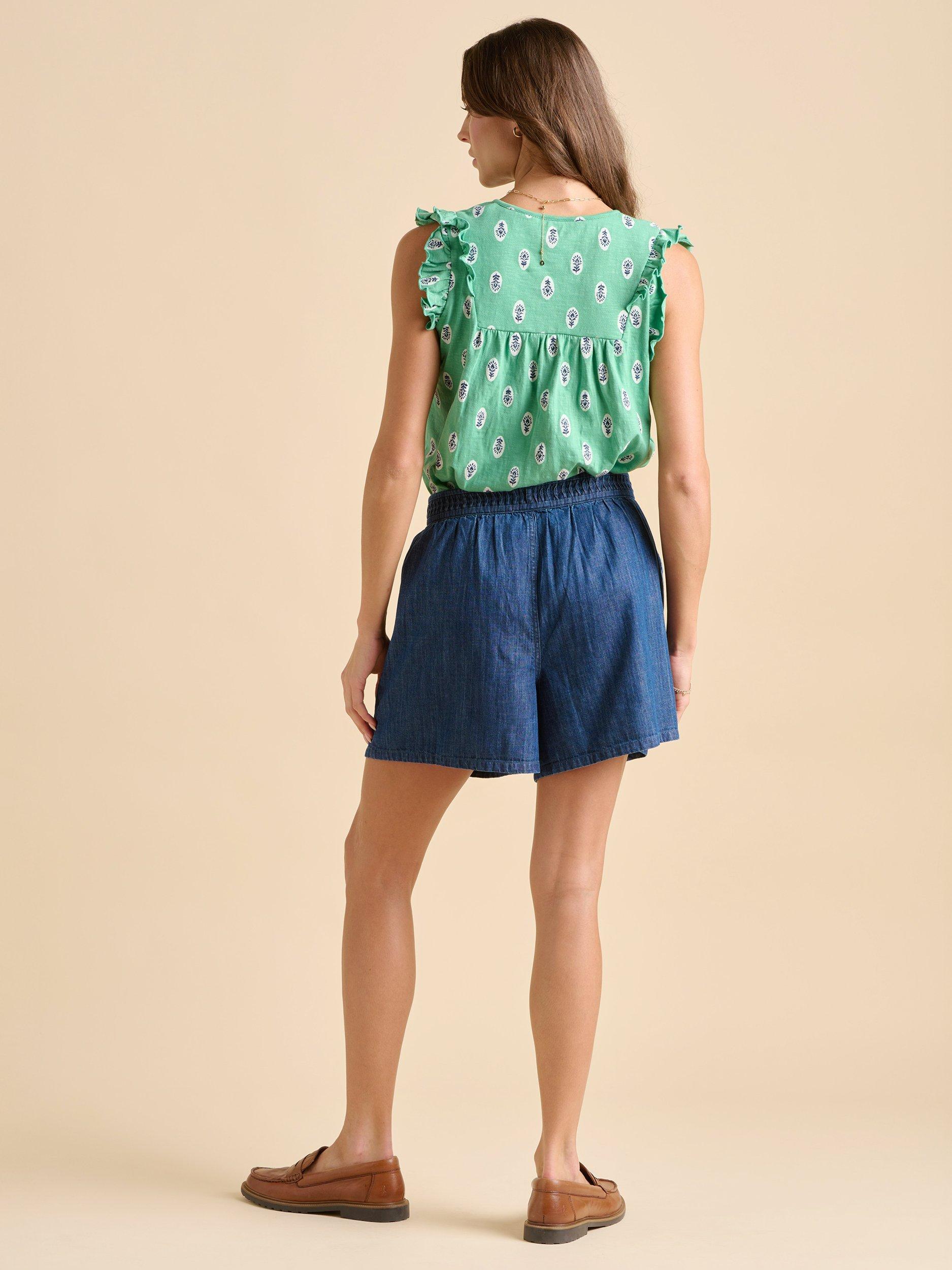 Product image 2 of 6, which shows Brakeburn Wood Block Floral Vest, Green, 8