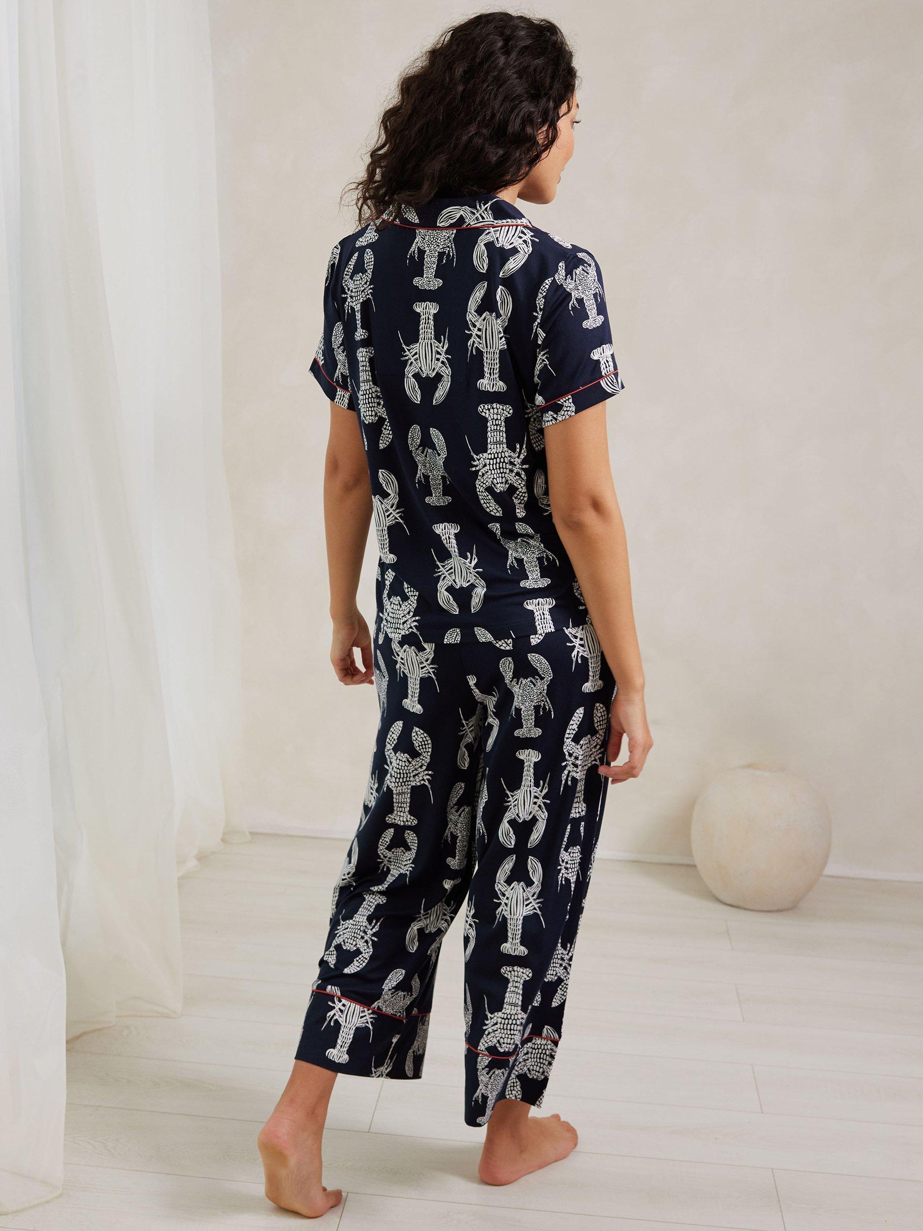 Product image 4 of 6, which shows Chelsea Peers Lobster Cropped Pyjama Set, Navy, 18