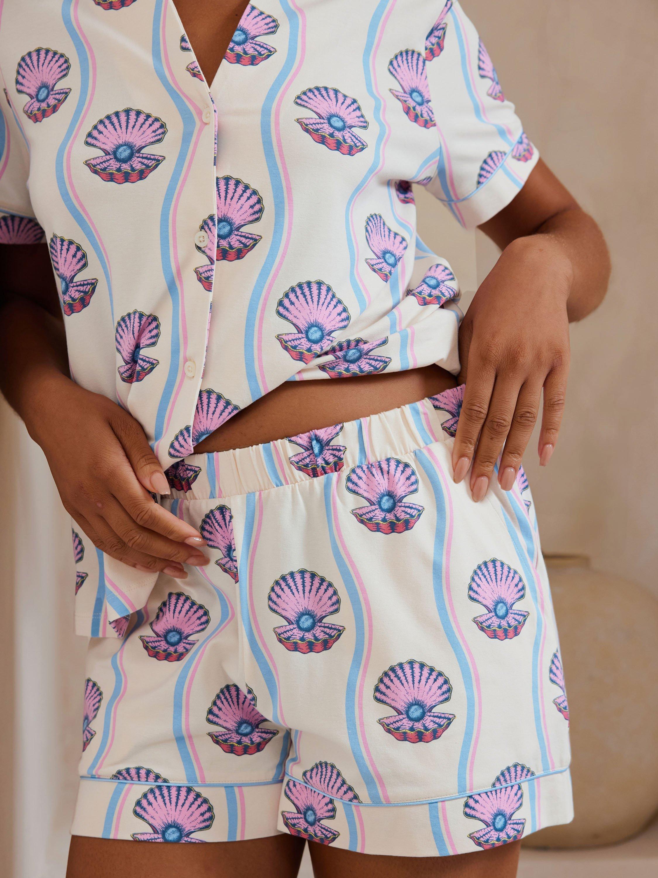 Product image 3 of 5, which shows Chelsea Peers Shell Organic Cotton Rich Short Pyjama Set, Off White, 10