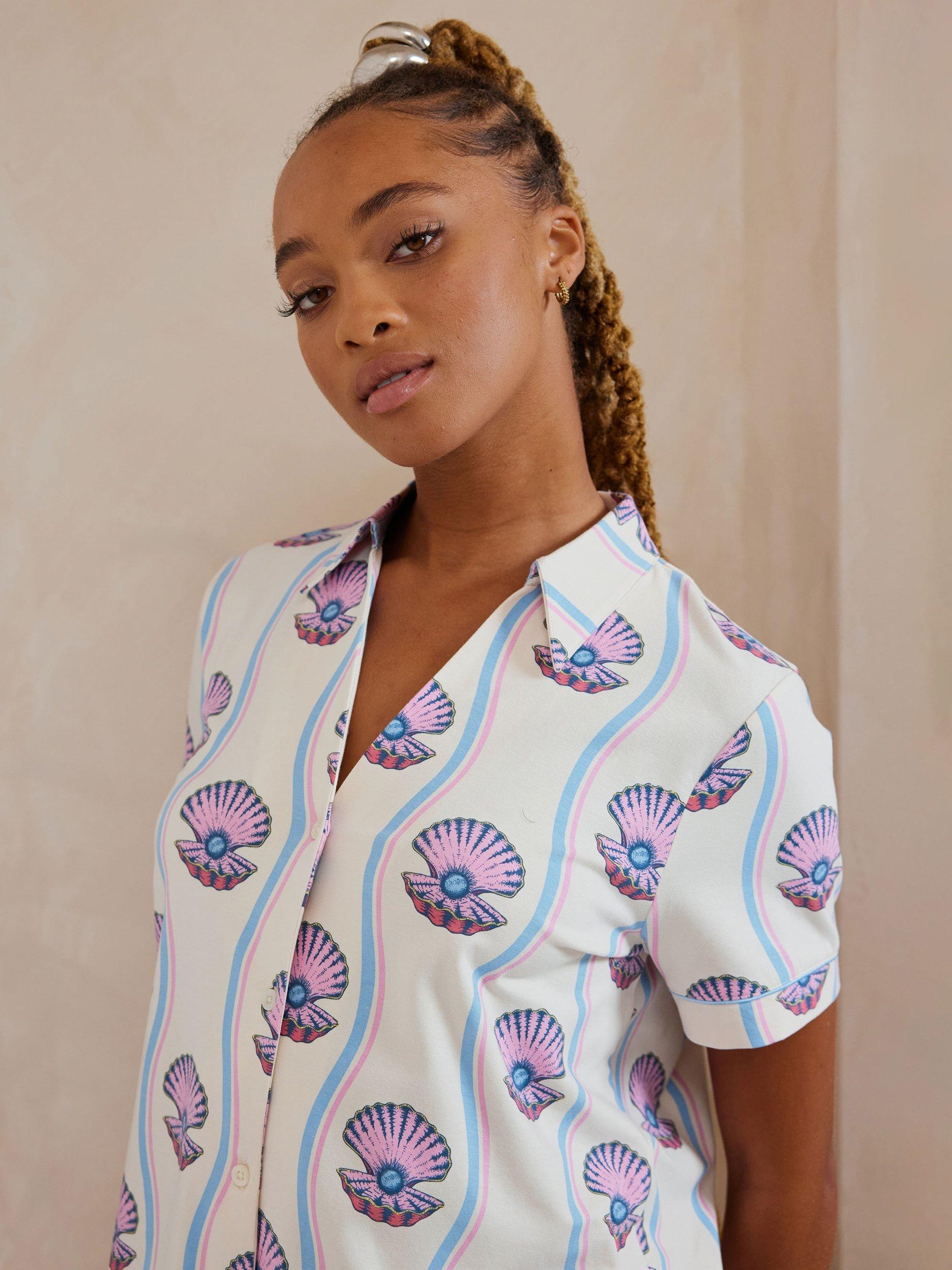Product image 5 of 5, which shows Chelsea Peers Shell Organic Cotton Rich Short Pyjama Set, Off White, 10