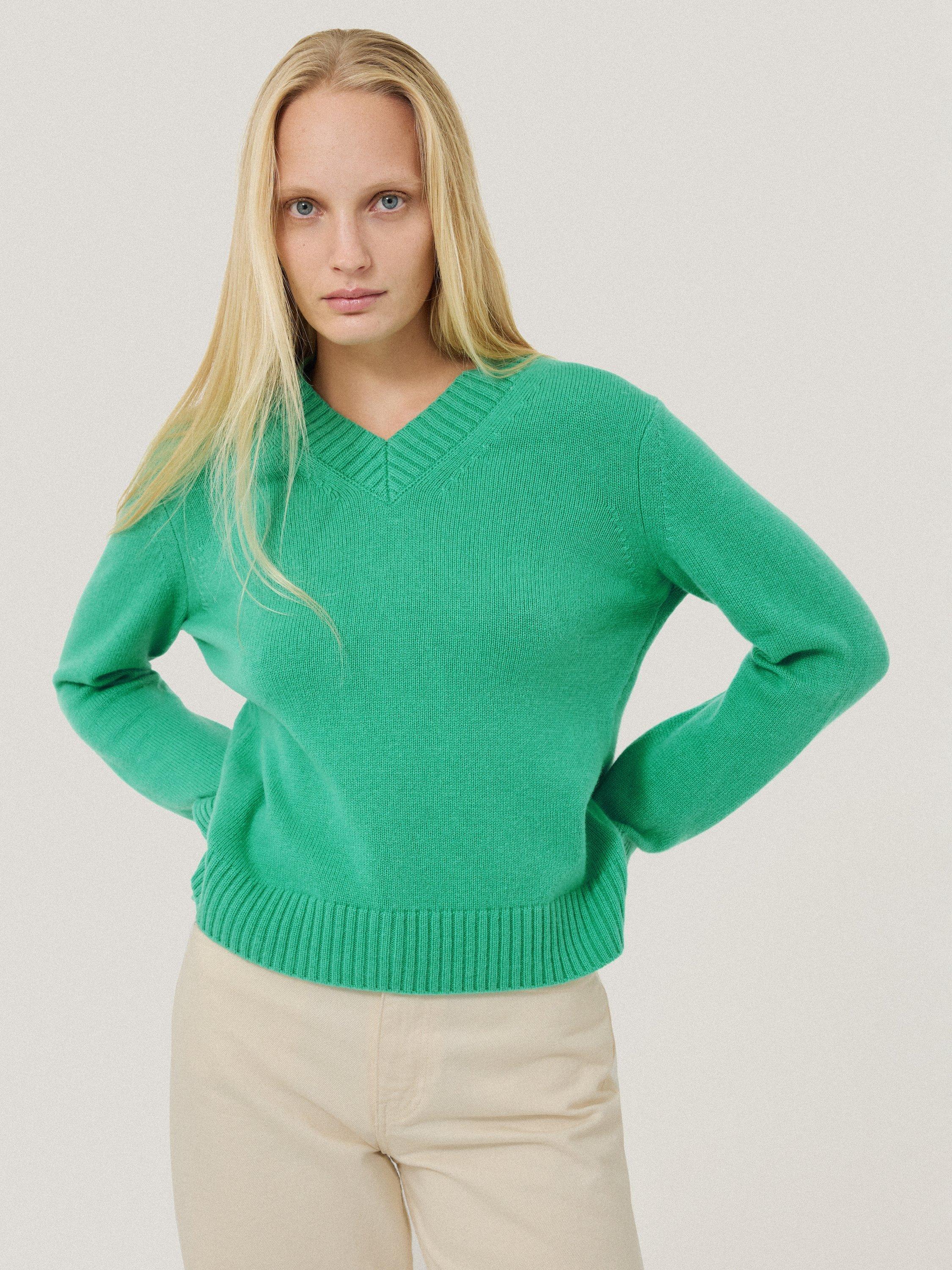 Product image 3 of 4, which shows Jigsaw Wool Rich V-Neck Jumper, Green, XS