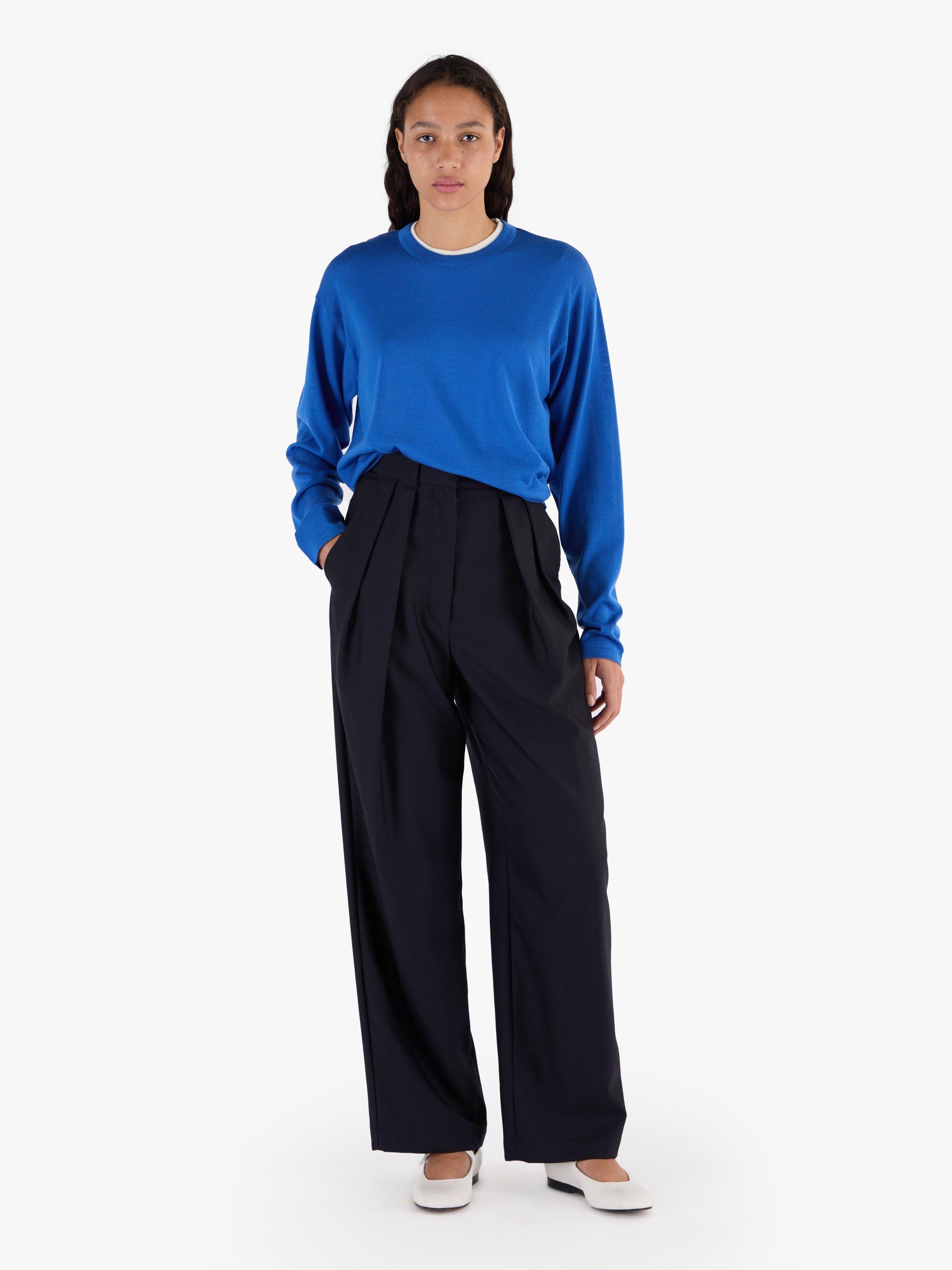 Product image 8 of 11, which shows John Smedley Unisex T-Shirt, Jay Blue/ English Plum, S