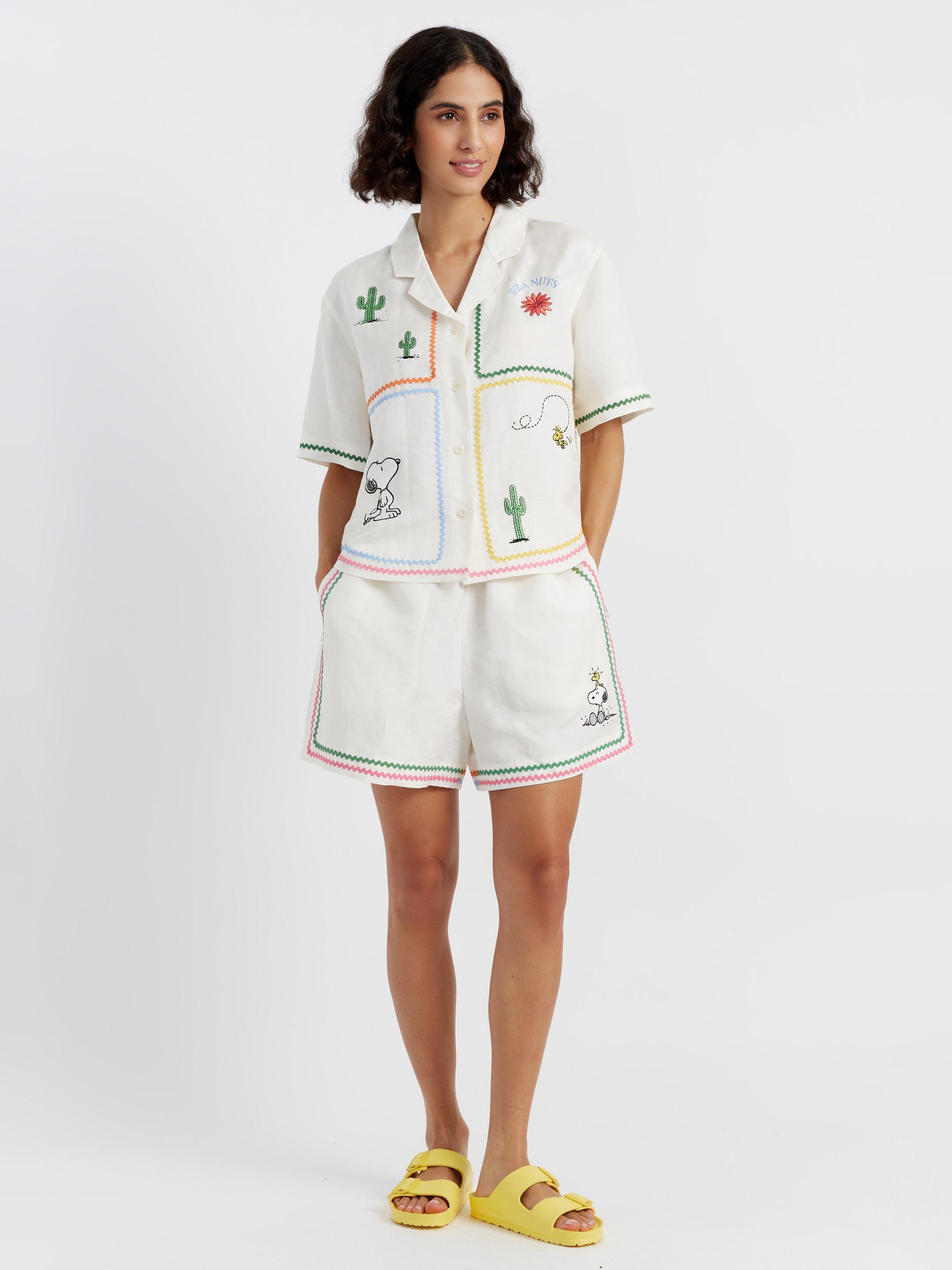 Product image 1 of 5, which shows Chinti & Parker Peanuts Vacation Linen Rich Shirt, Cream, XS