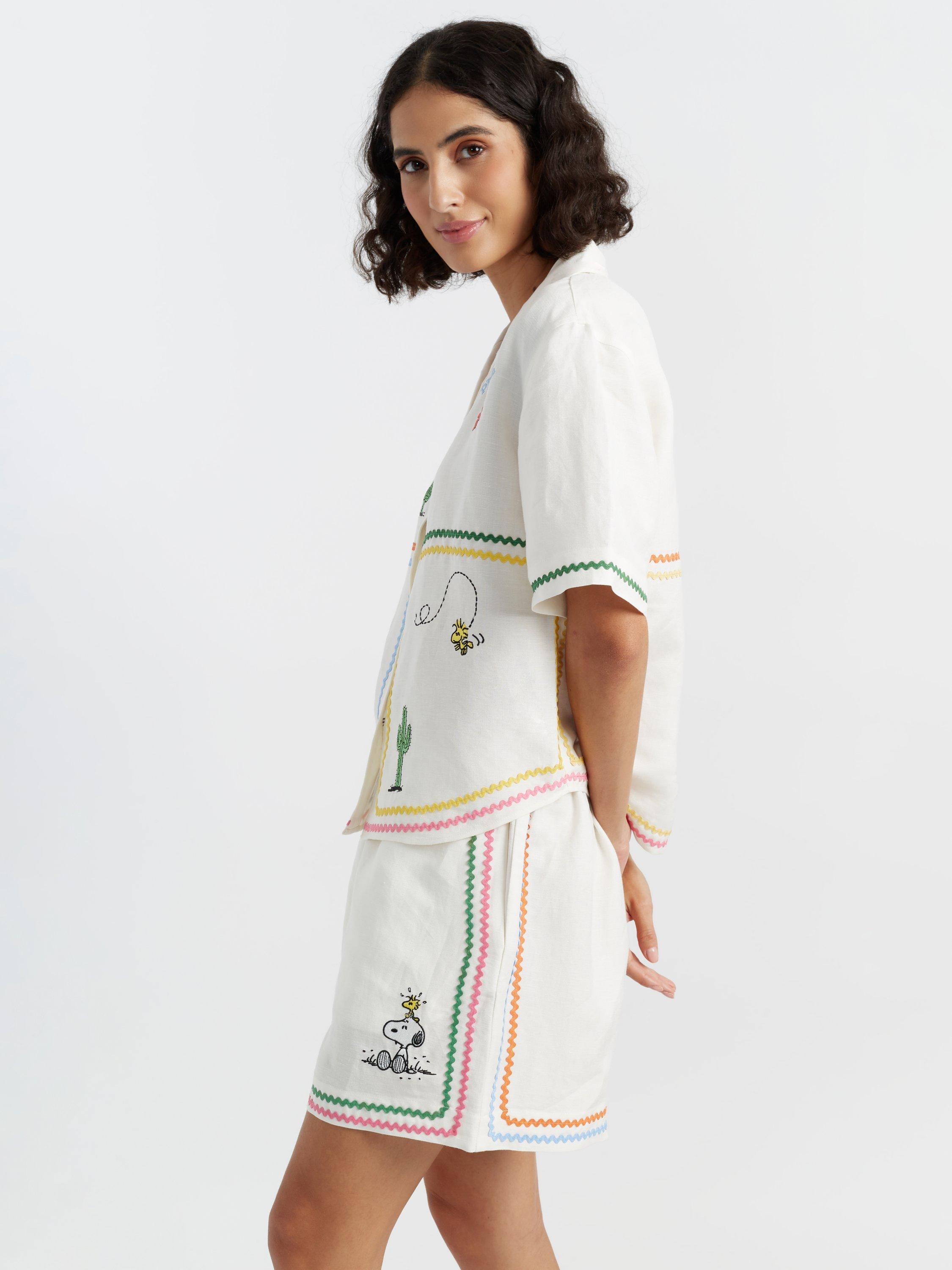 Product image 5 of 5, which shows Chinti & Parker Peanuts Vacation Linen Rich Shirt, Cream, XS
