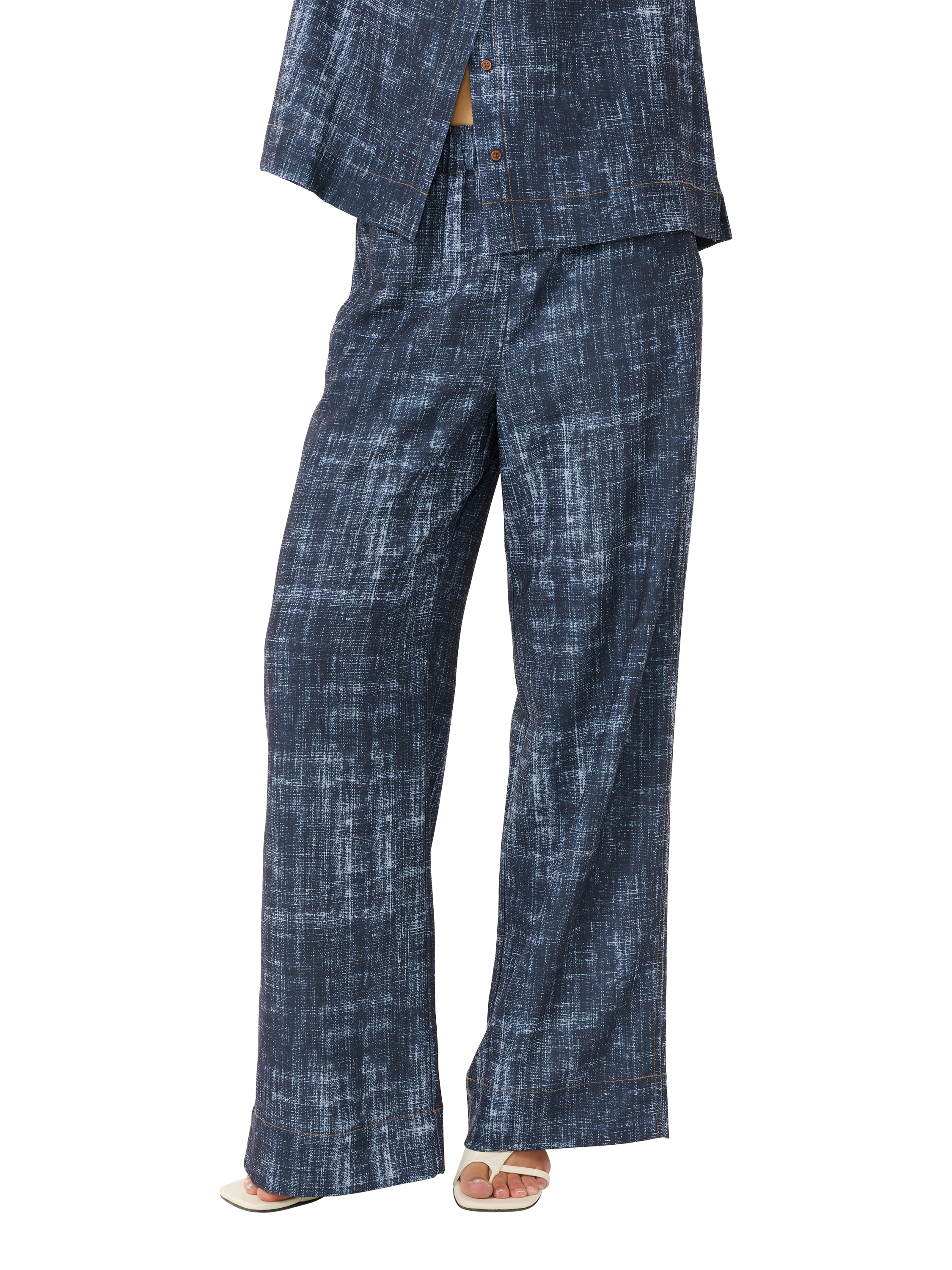 Product image 1 of 5, which shows Gestuz Demia High Waist Wide Leg Trousers, Dark Denim, 8