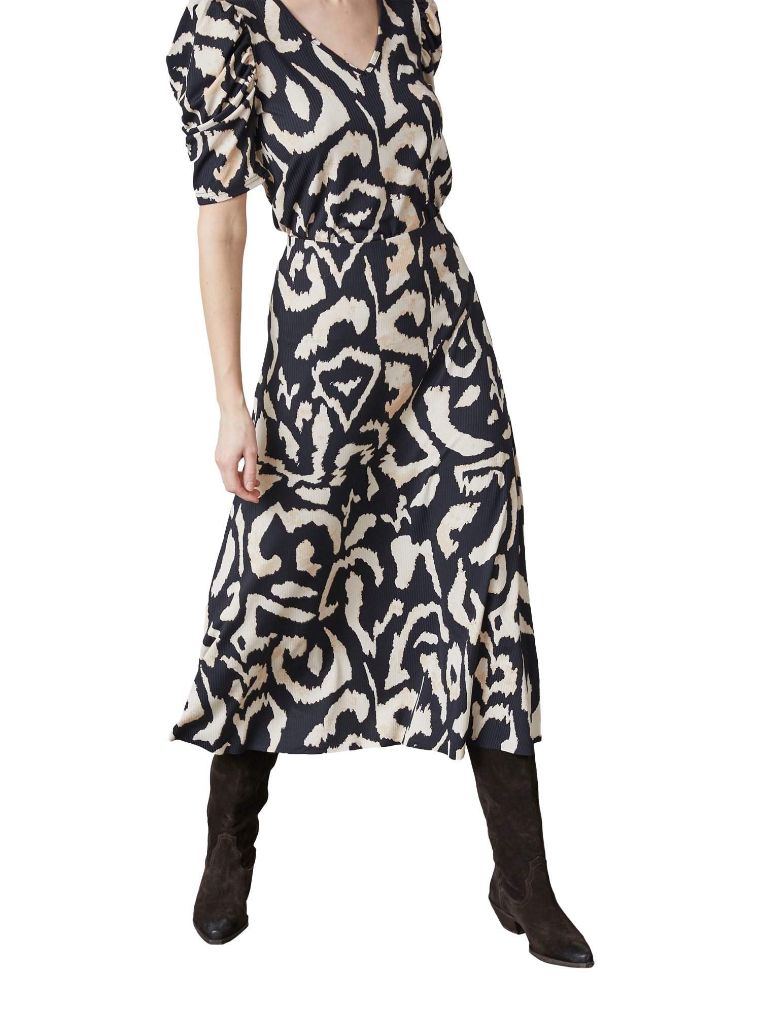 Product image 1 of 4, which shows Sisters Point Vya Geometric Midi Skirt, Black/Cream, XL