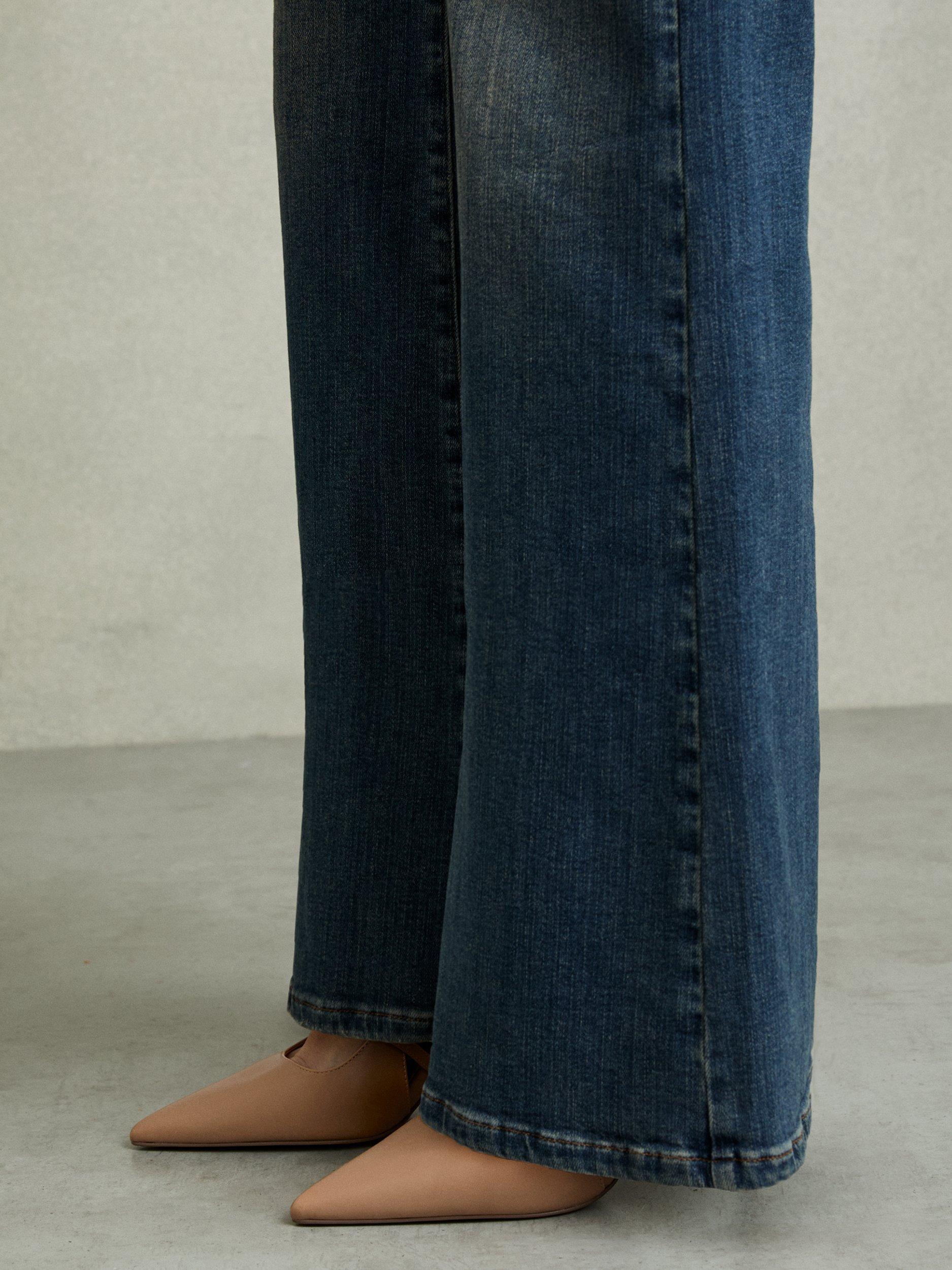 Product image 3 of 5, which shows Reiss Beatrice Leather Stiletto Heel Court Shoes, Natural, 3