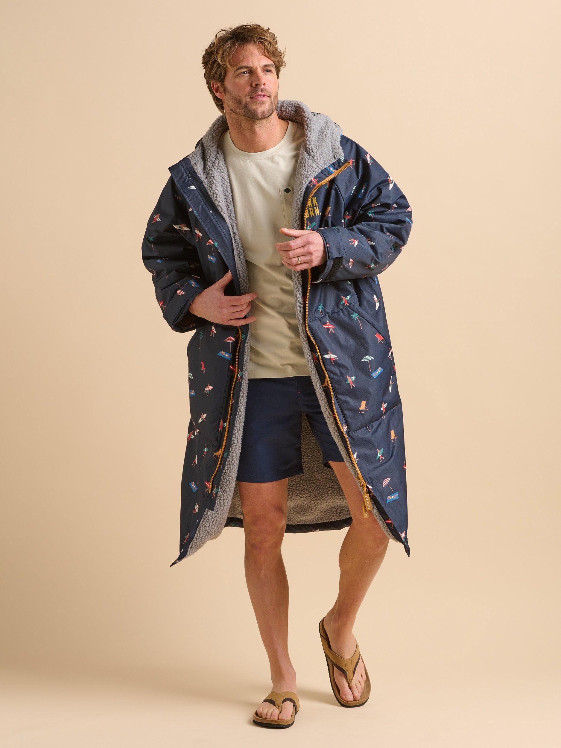 Product image 1 of 6, which shows Brakeburn Beach Scene Chinook Changing Robe, Navy, S-M