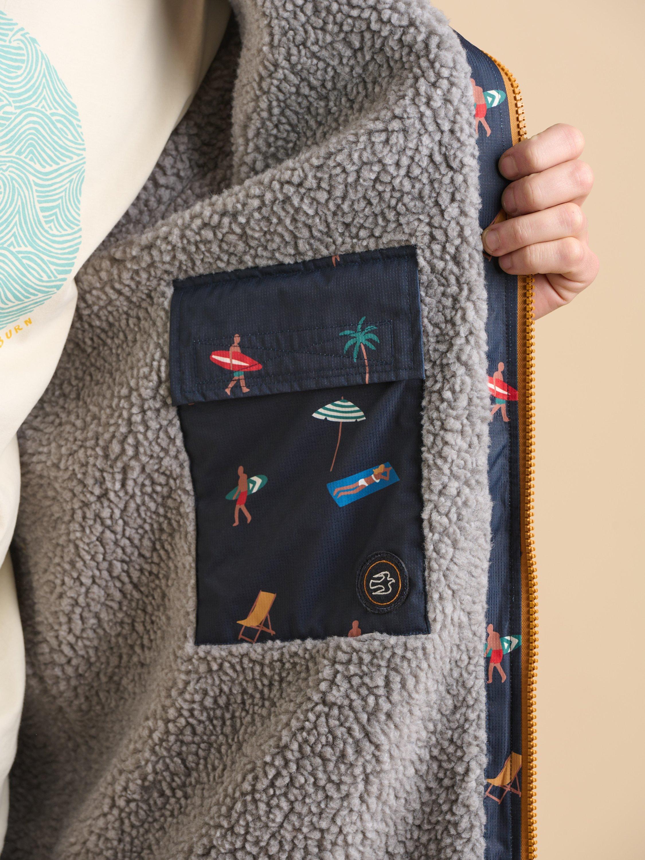 Product image 4 of 6, which shows Brakeburn Beach Scene Chinook Changing Robe, Navy, S-M
