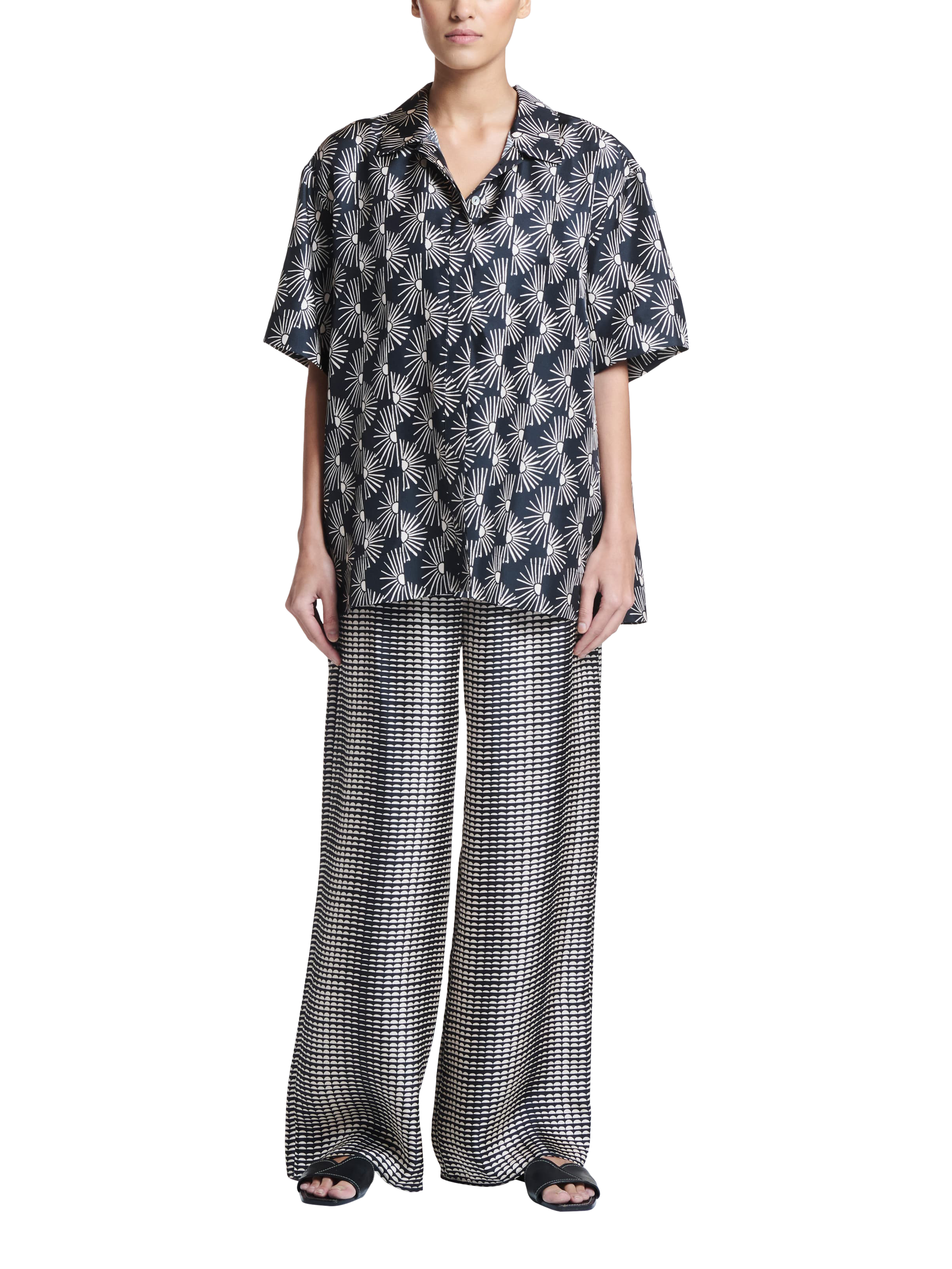 Product image 1 of 6, which shows ASCENO The Montauk Sunrise Pure Silk Shirt, Black/White, XS