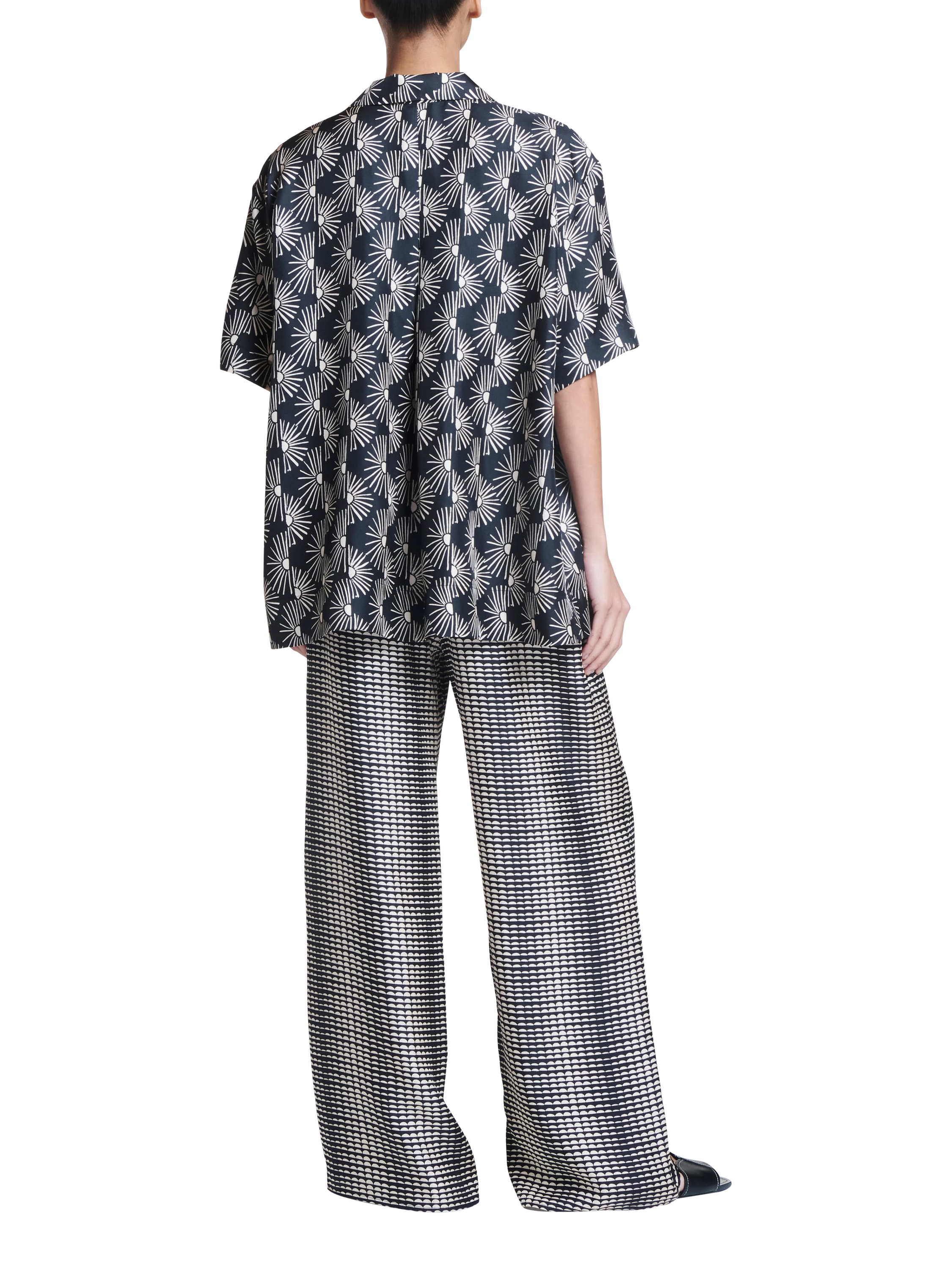 Product image 3 of 6, which shows ASCENO The Montauk Sunrise Pure Silk Shirt, Black/White, XS