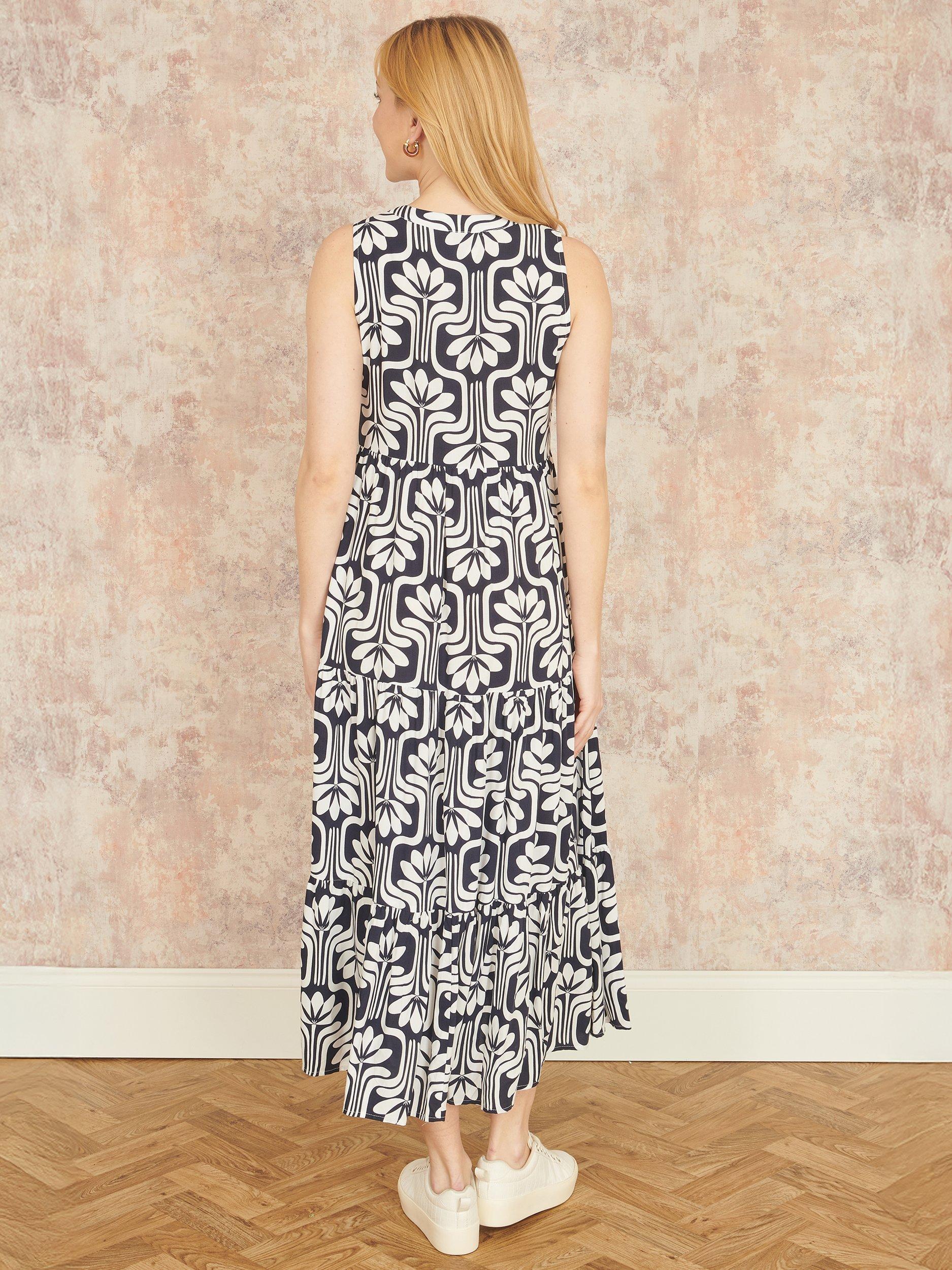 Product image 3 of 4, which shows Yumi Retro Relaxed Midi Dress, Navy, 8