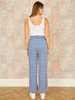 Yumi Scallop Trim Knit Vest Top - view 2, White