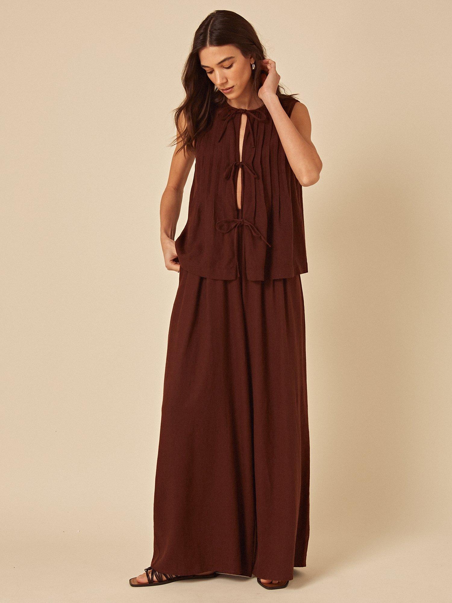 Product image 1 of 4, which shows Nobody's Child Tilly Sleeveless Linen Blend Top, Brown, 6