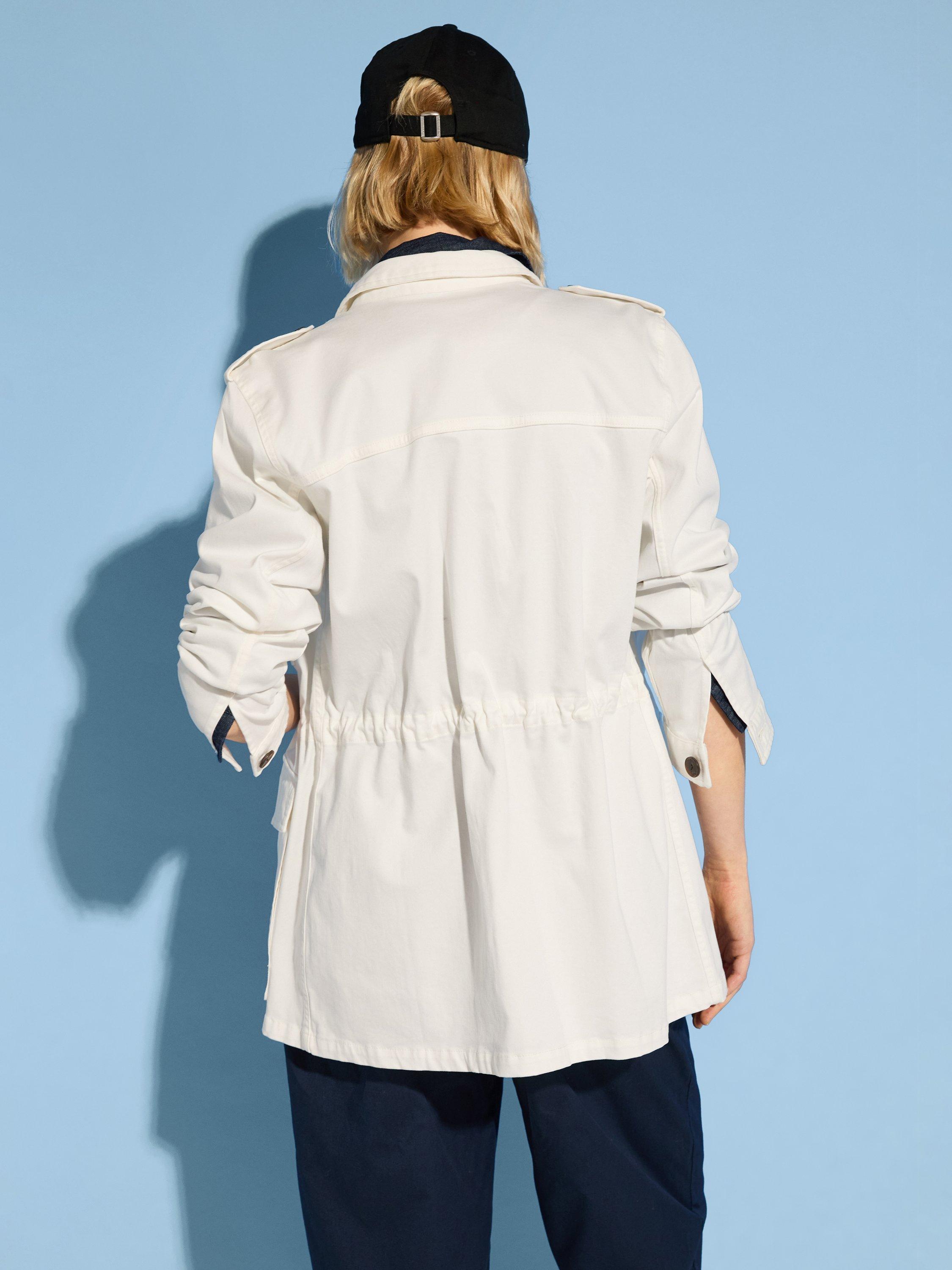 Product image 7 of 8, which shows Baukjen Drake Organic Cotton Buttoned Jacket, White, 10