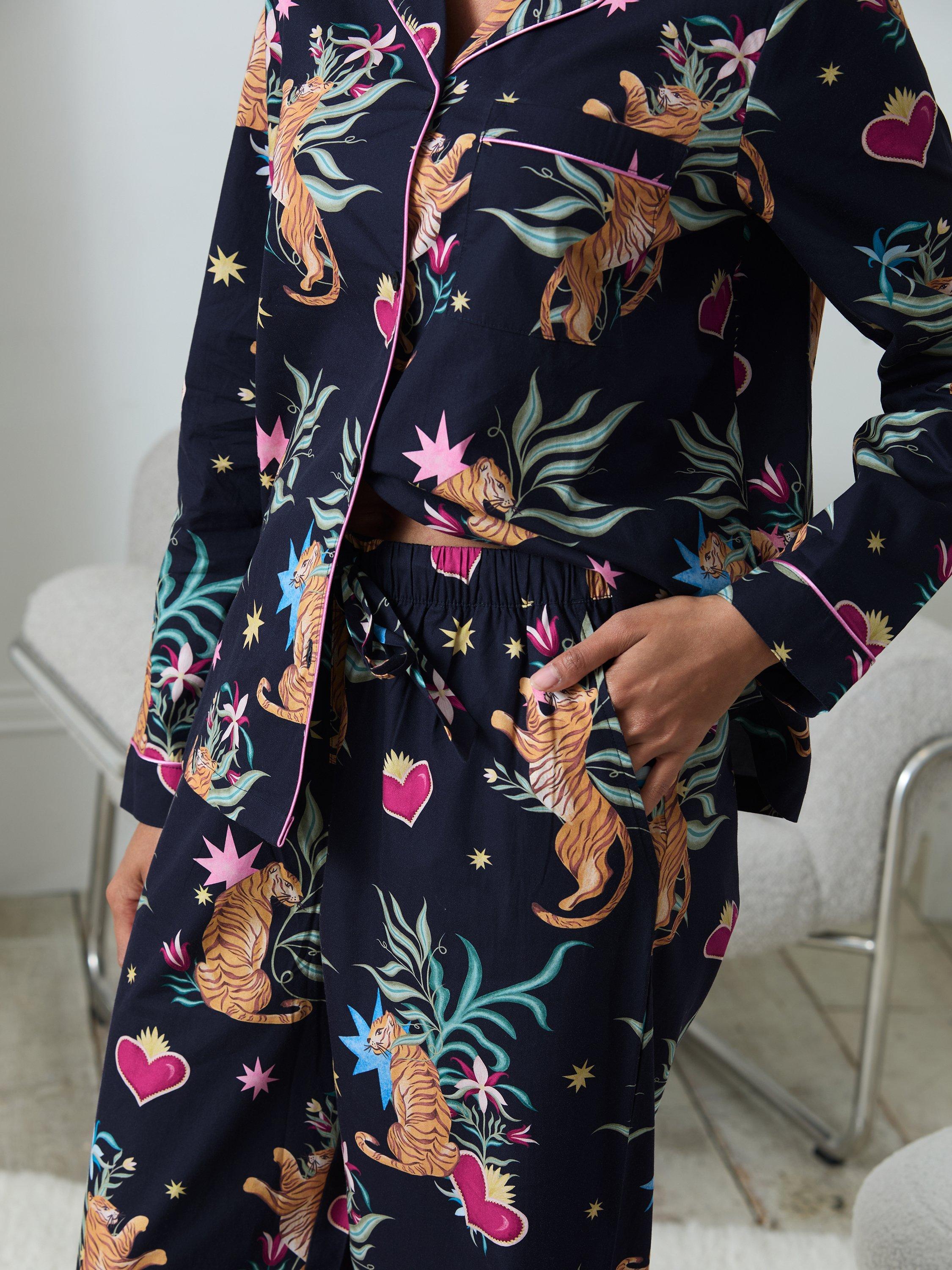 Product image 4 of 5, which shows Chelsea Peers Enchanted Tiger Button Through Long Pyjama Set, Navy, 8