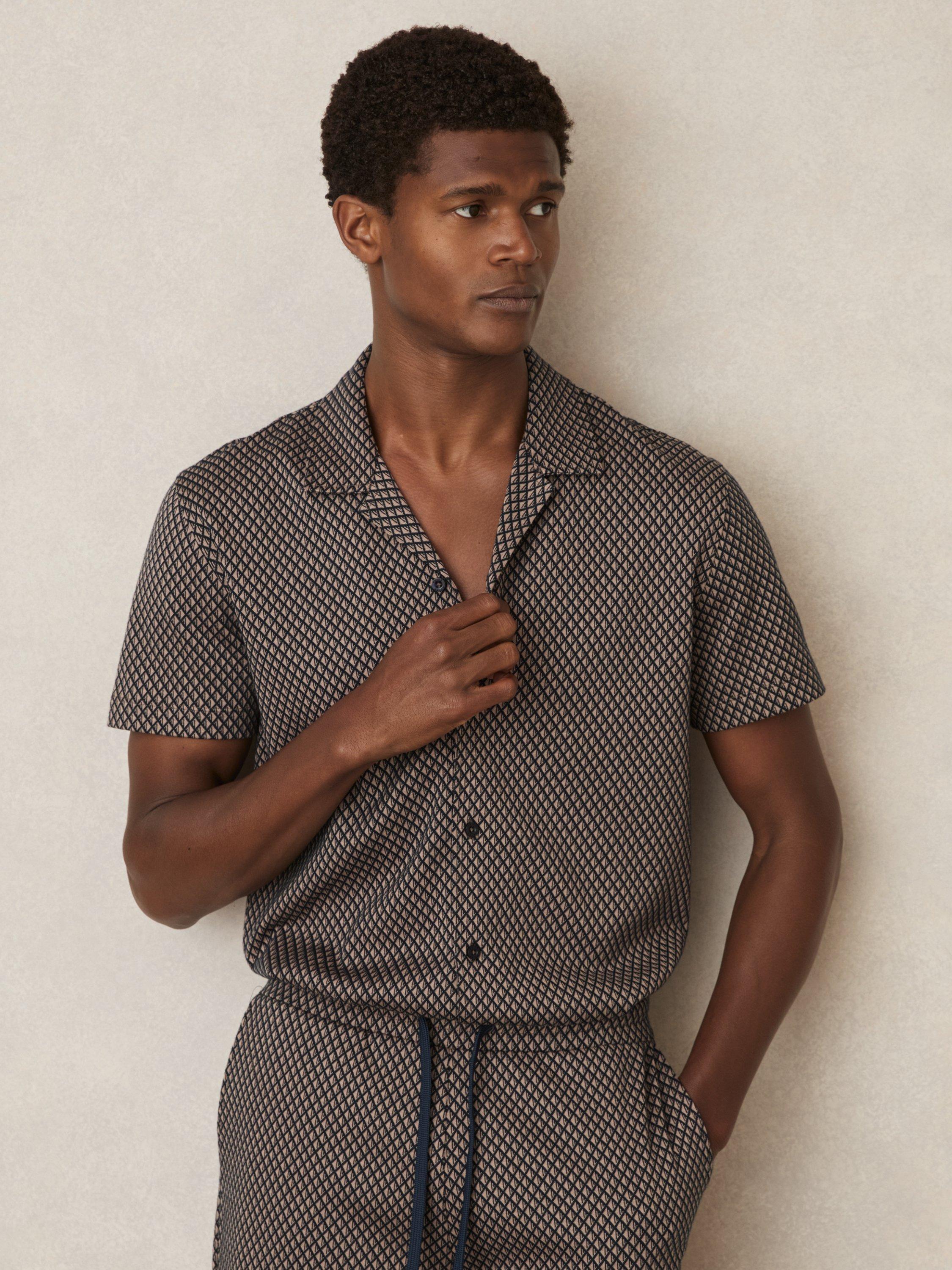 Product image 1 of 5, which shows Reiss Drakes Jacquard Regular Fit Short Sleeve Shirt, Tobacco Brown/Navy, XS