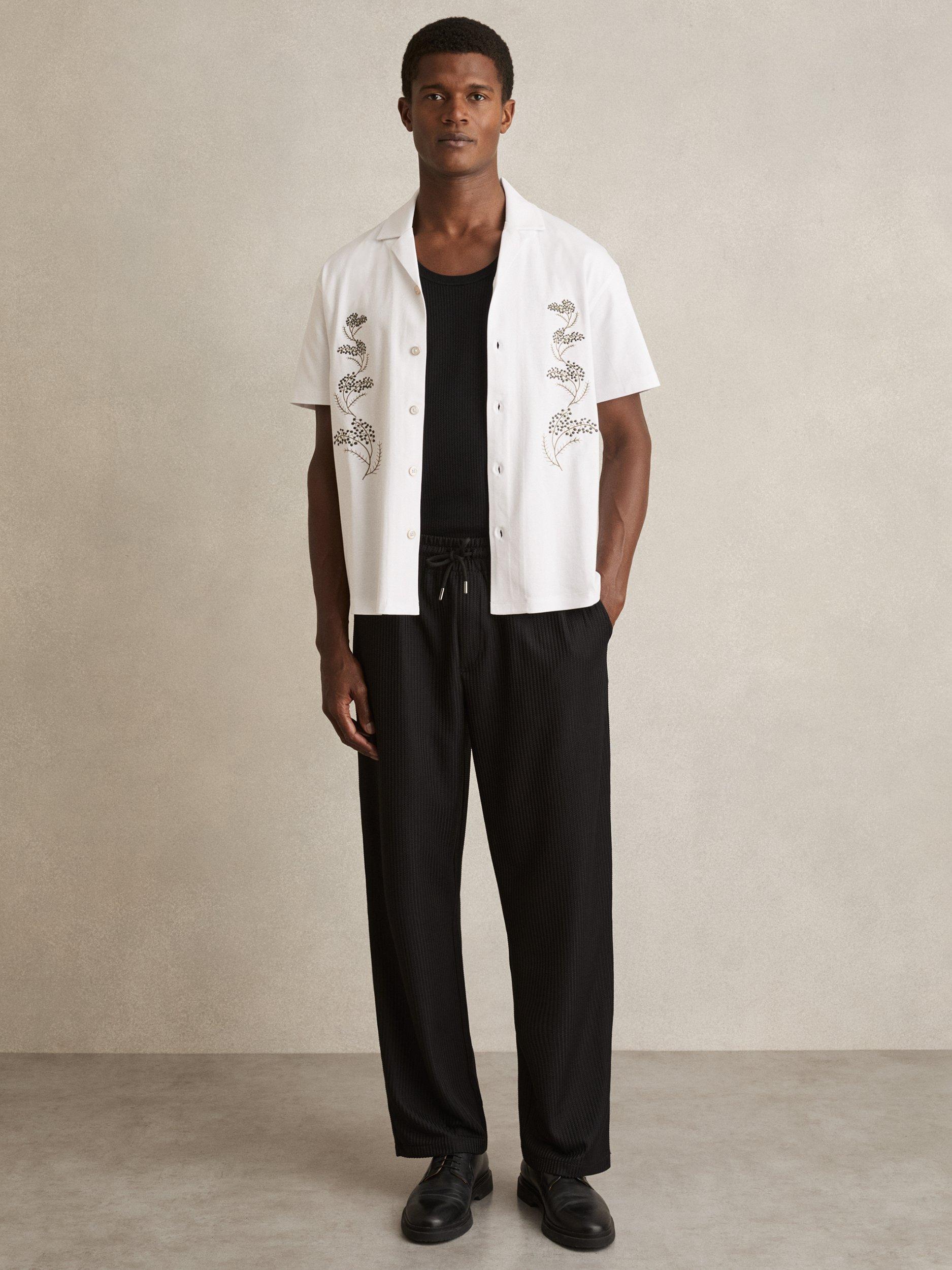 Product image 4 of 5, which shows Reiss Goya Floral Embroidered Cotton Regular Fit Short Sleeve Shirt, White, XS