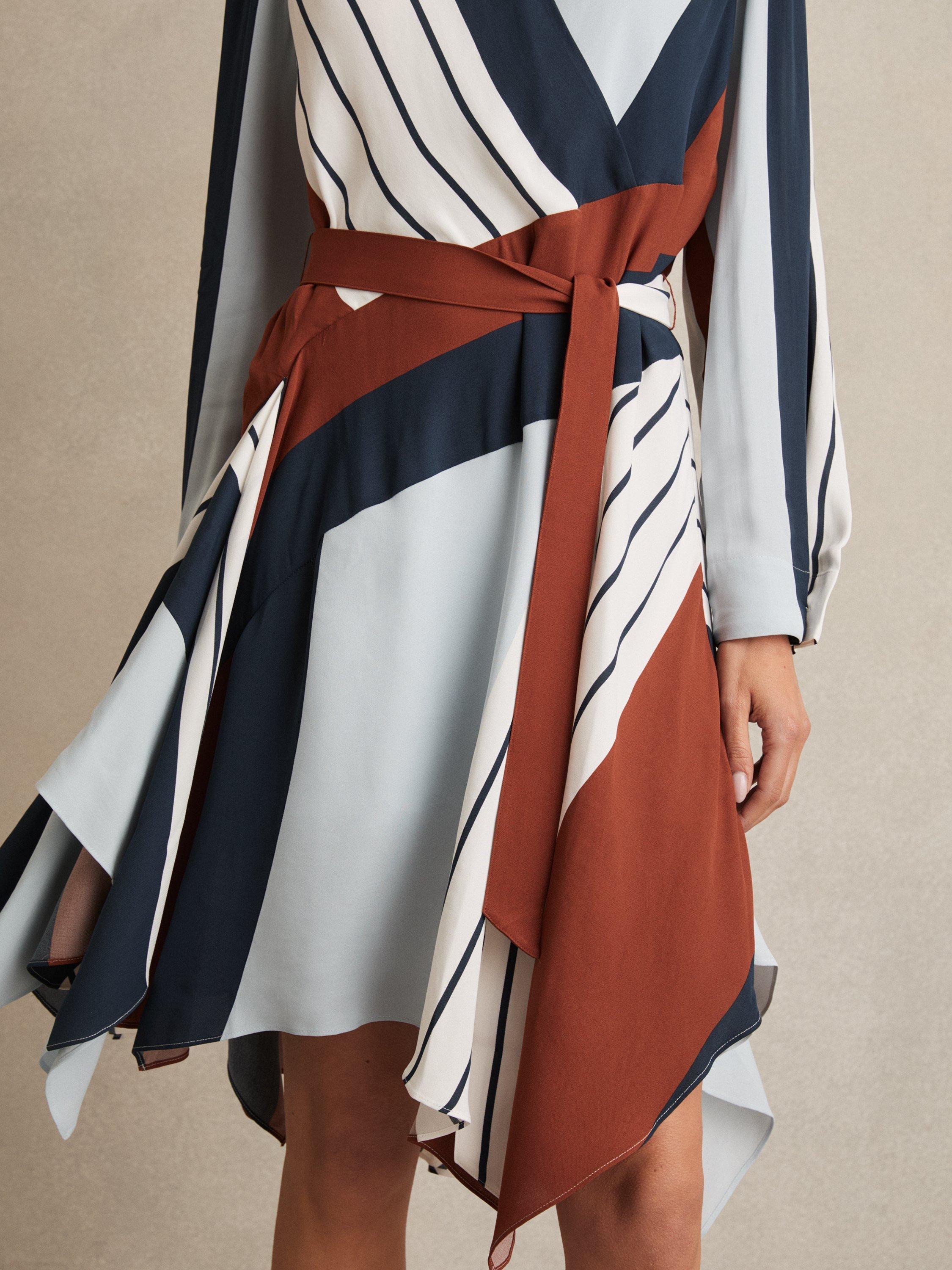 【海外限定】REISSワンピース☆Eloise Stripe Dress, Navy/Brown REISS Eloise Stripe-Print Wrap Dress | endource