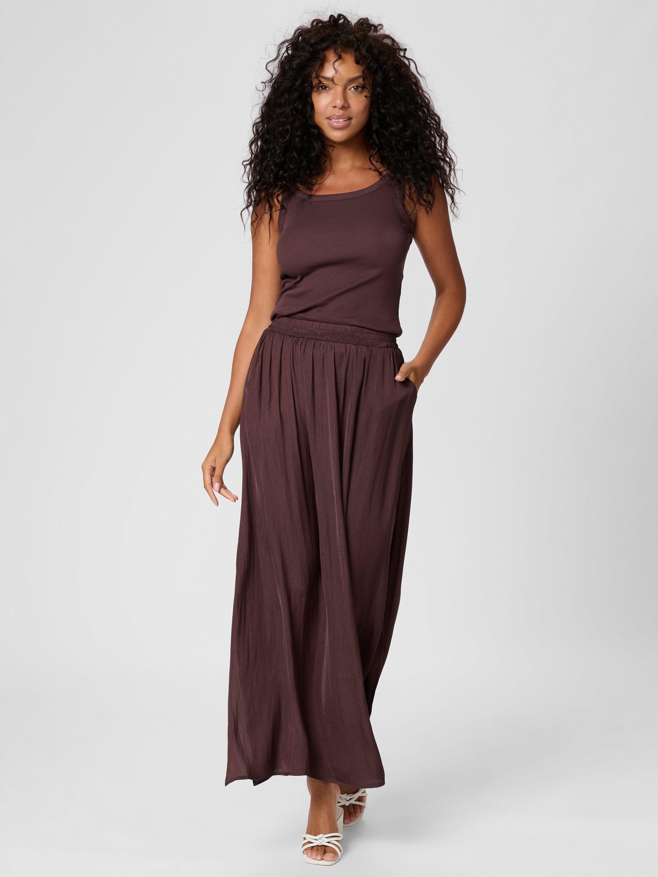 Product image 3 of 6, which shows KAFFE Allie Elasticated Waist Maxi Skirt, Mid Red, 10