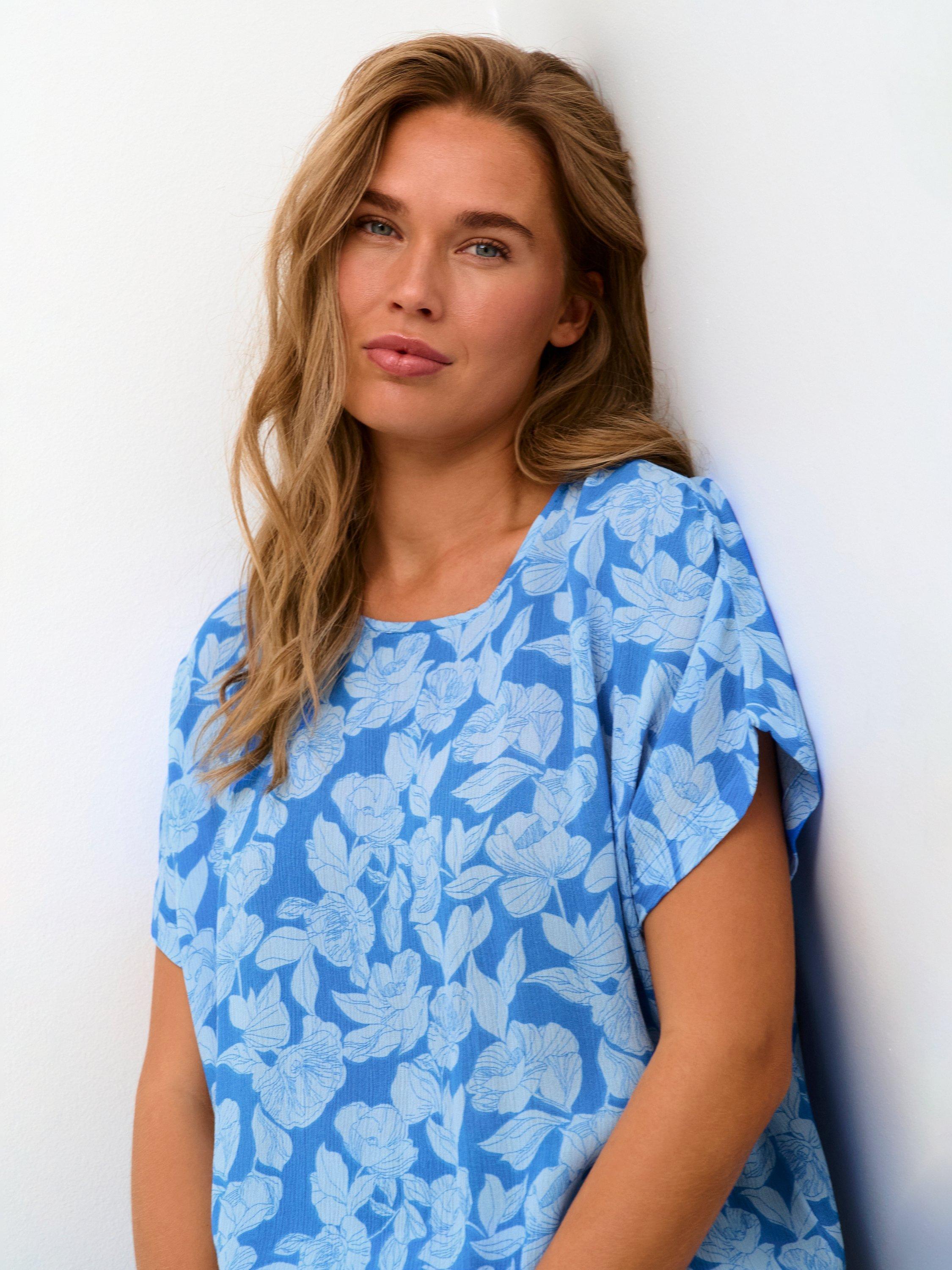 Product image 4 of 6, which shows KAFFE Lisa Sine Floral Blouse, Blue/Multi, 8