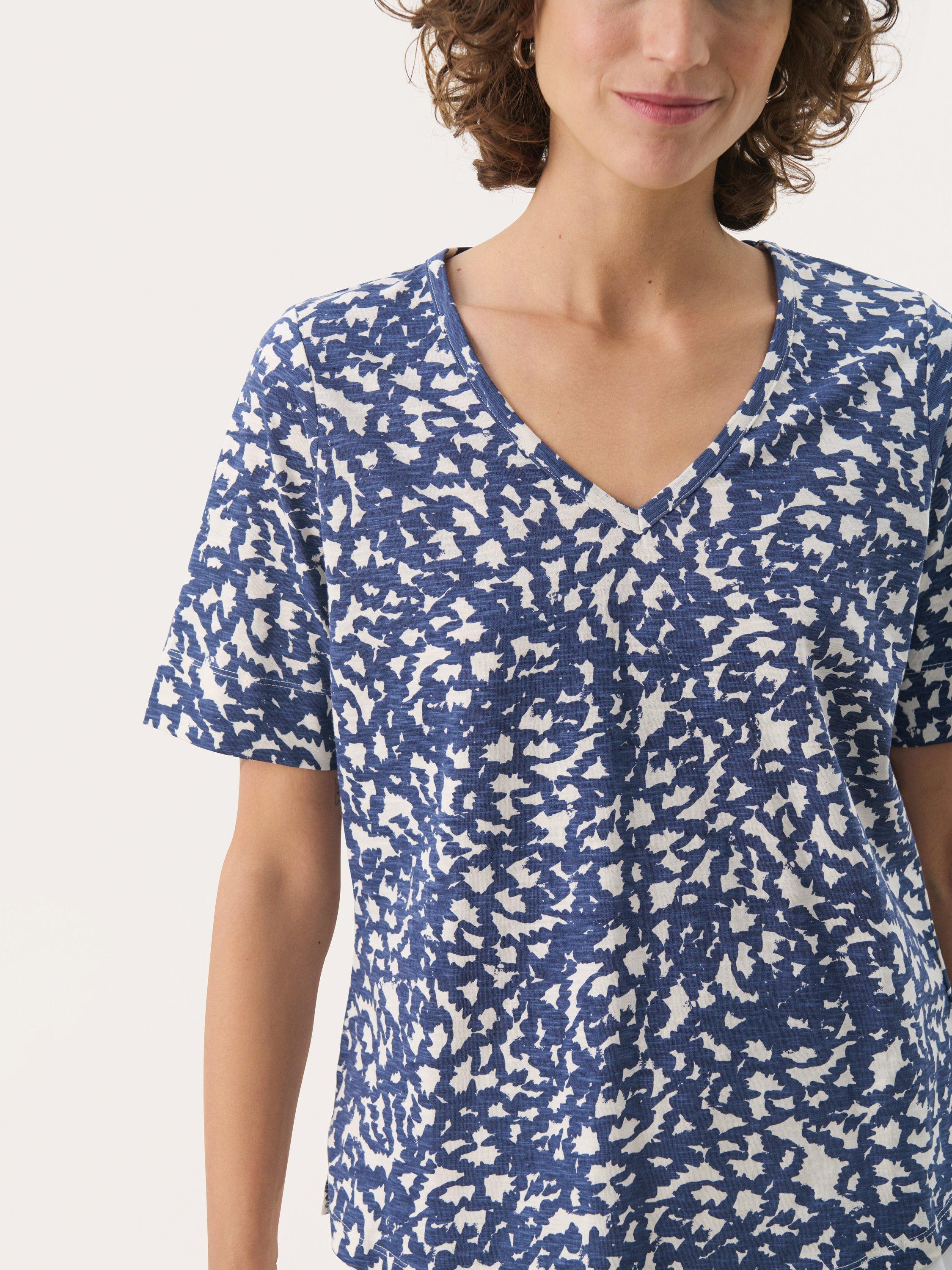 Product image 4 of 6, which shows Part Two Curlia Abstract V-Neck Top, Oceana/White, XS