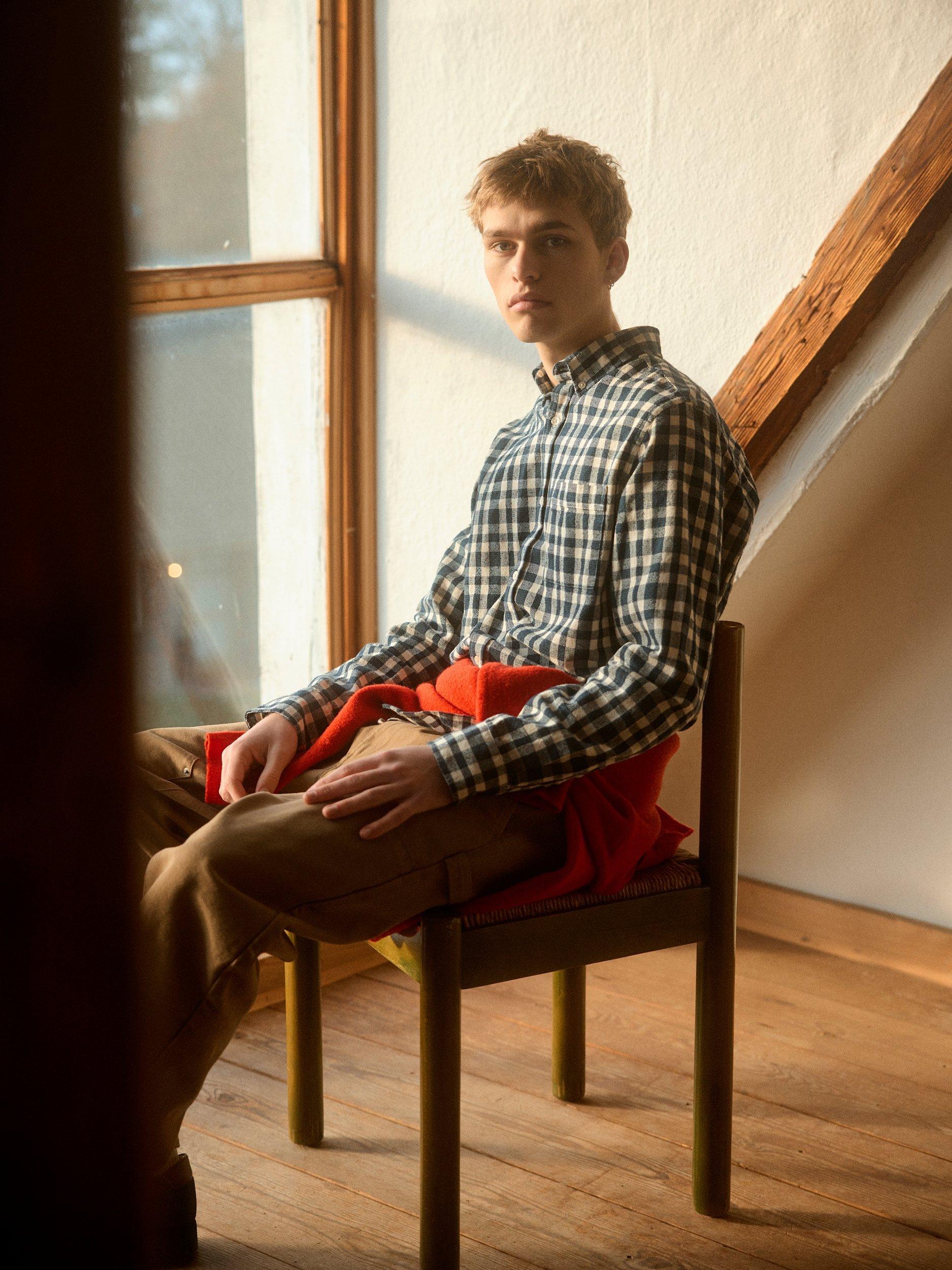 Product image 4 of 6, which shows forét Creek Boucle Check Shirt, Navy/Cloud, S