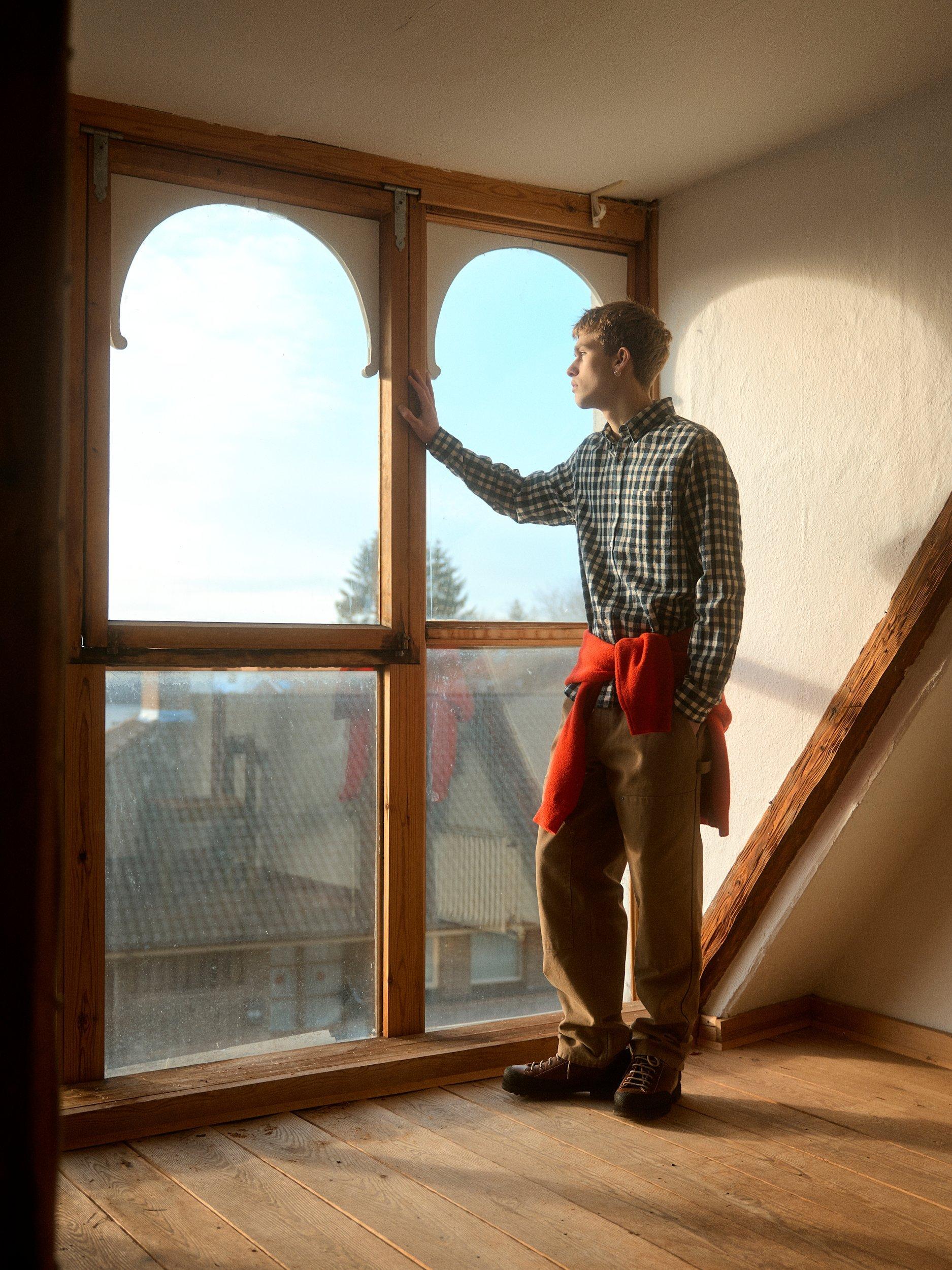 Product image 5 of 6, which shows forét Creek Boucle Check Shirt, Navy/Cloud, S