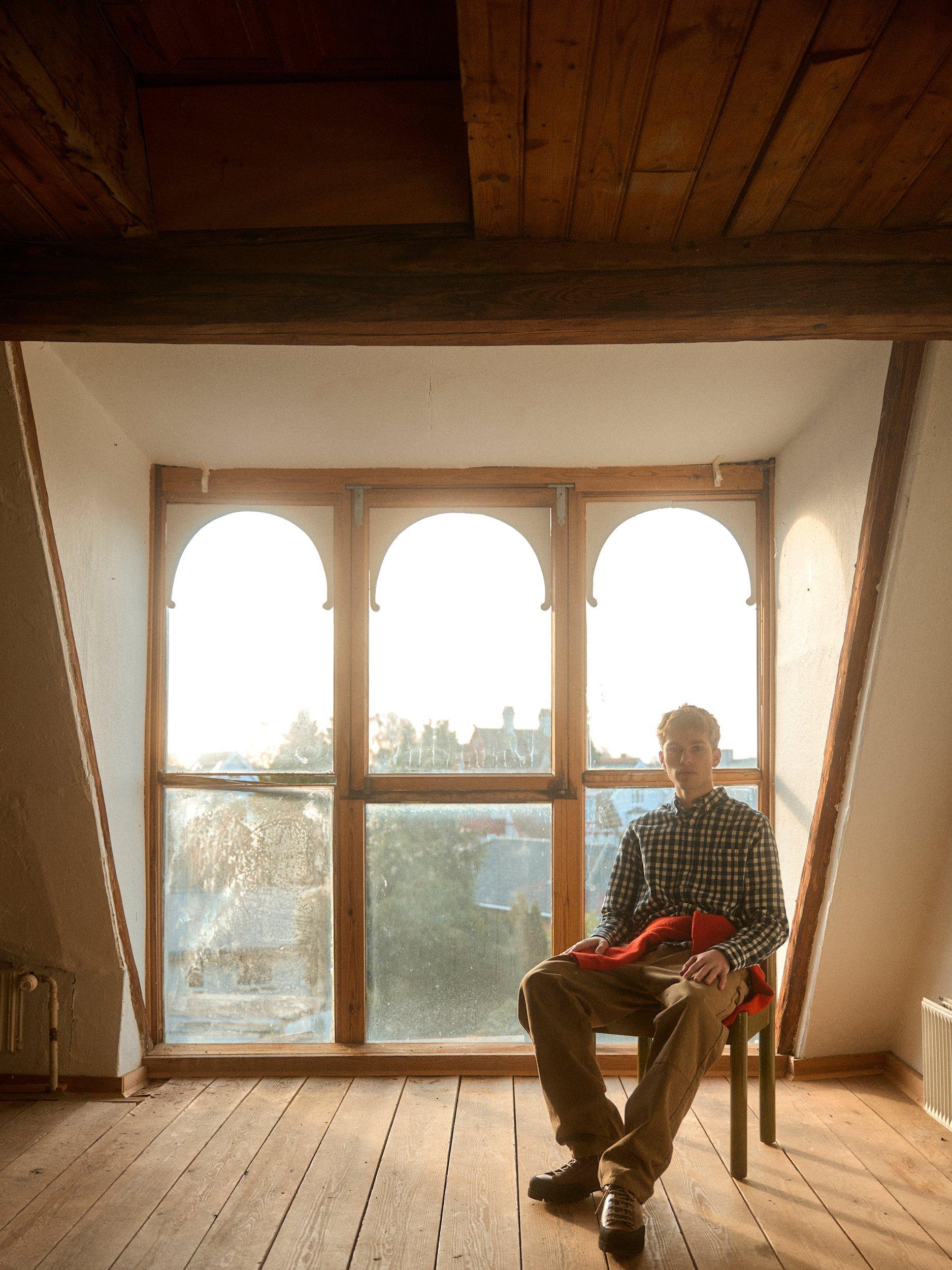 Product image 6 of 6, which shows forét Creek Boucle Check Shirt, Navy/Cloud, S