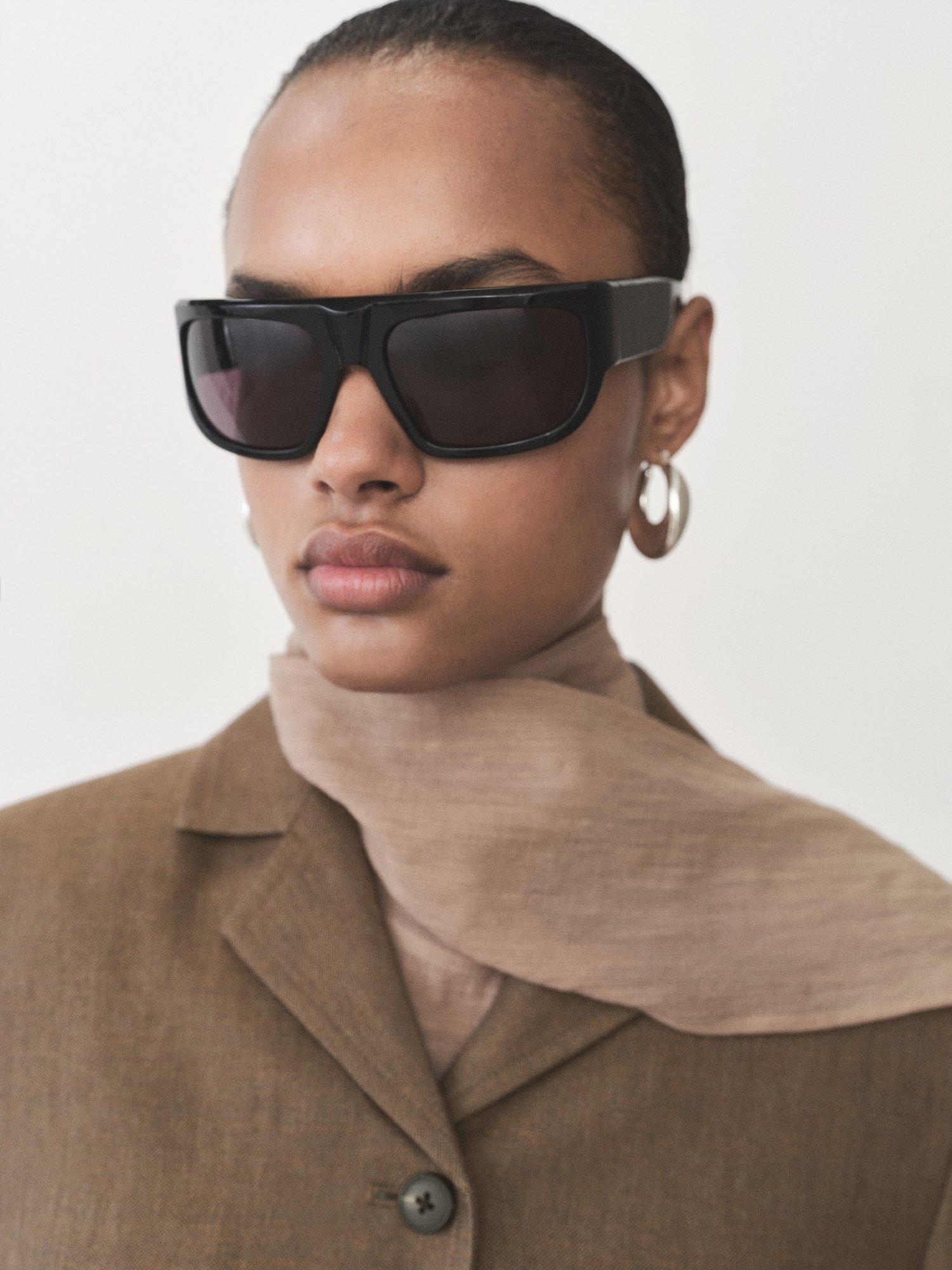 Product image 6 of 7, which shows Mango Puglia Linen Blend Cropped Blazer, Dark Brown, L