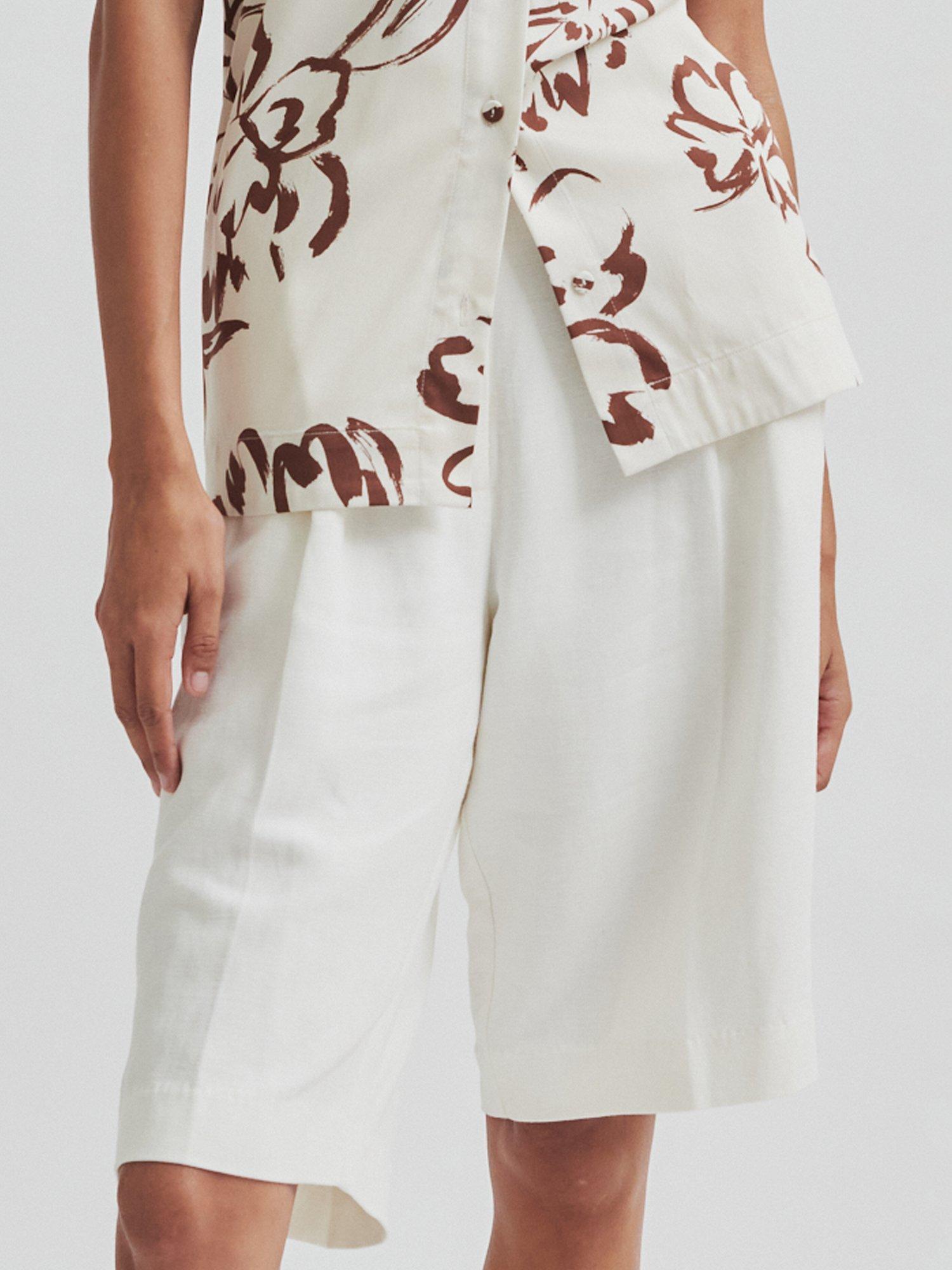 Product image 2 of 5, which shows Second Female Lino Linen Blend Shorts, White, 6|8