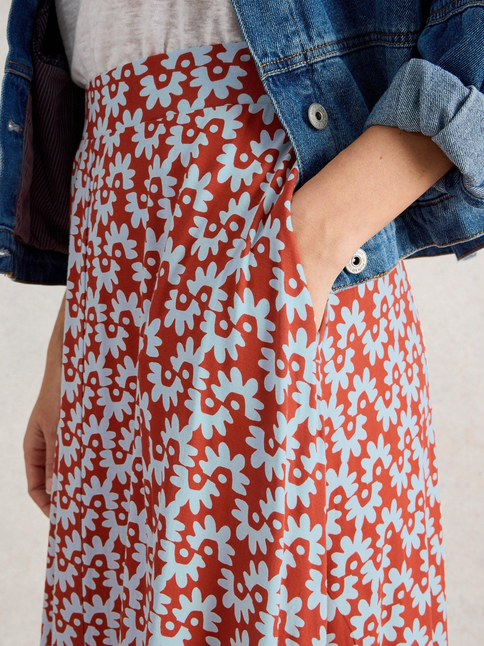 Product image 3 of 6, which shows White Stuff Jada Pattern Maxi Skirt, Red/White, 8