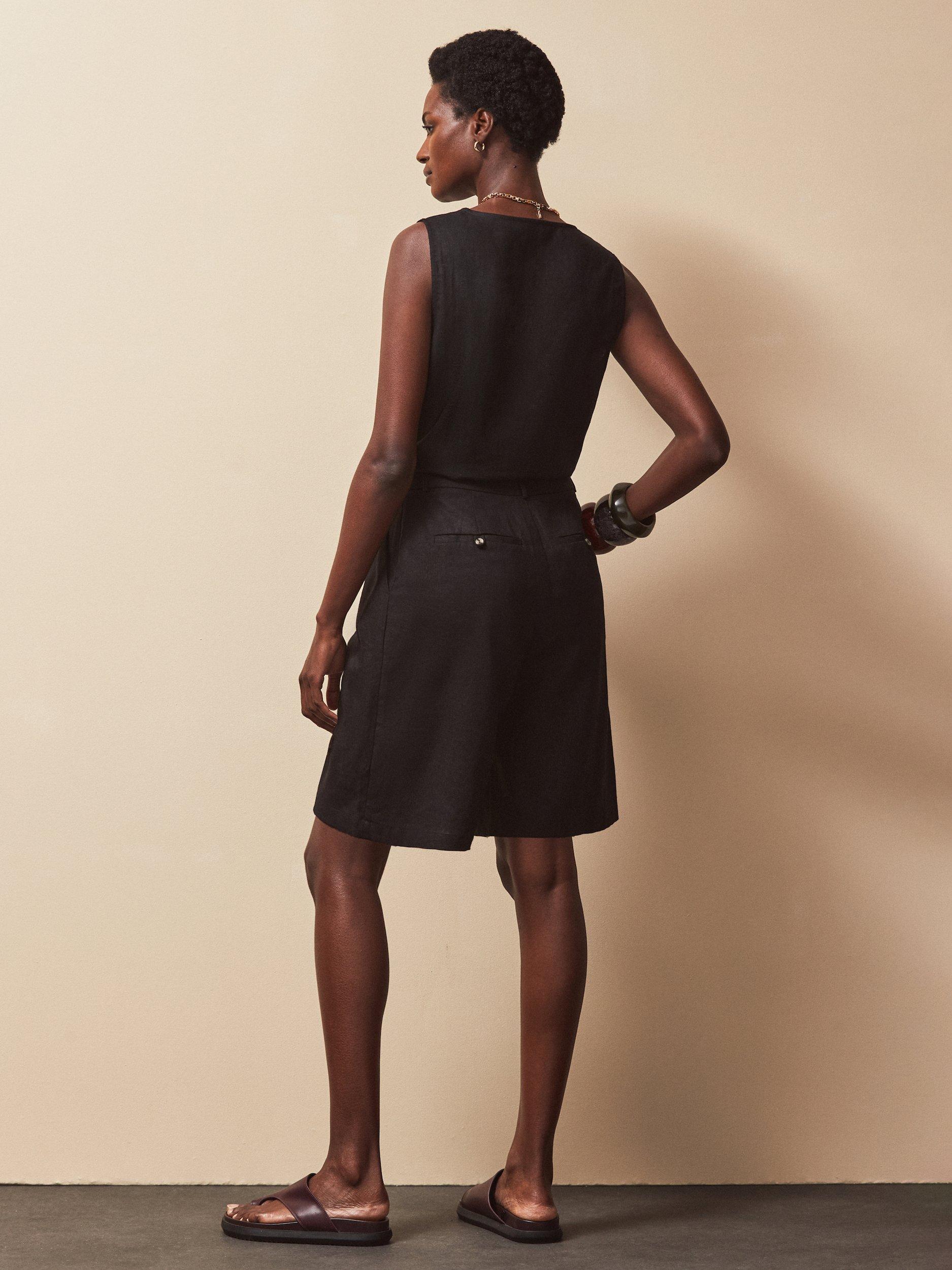 Product image 3 of 3, which shows Ro&Zo Linen Blend Bermuda Shorts, Black, 6